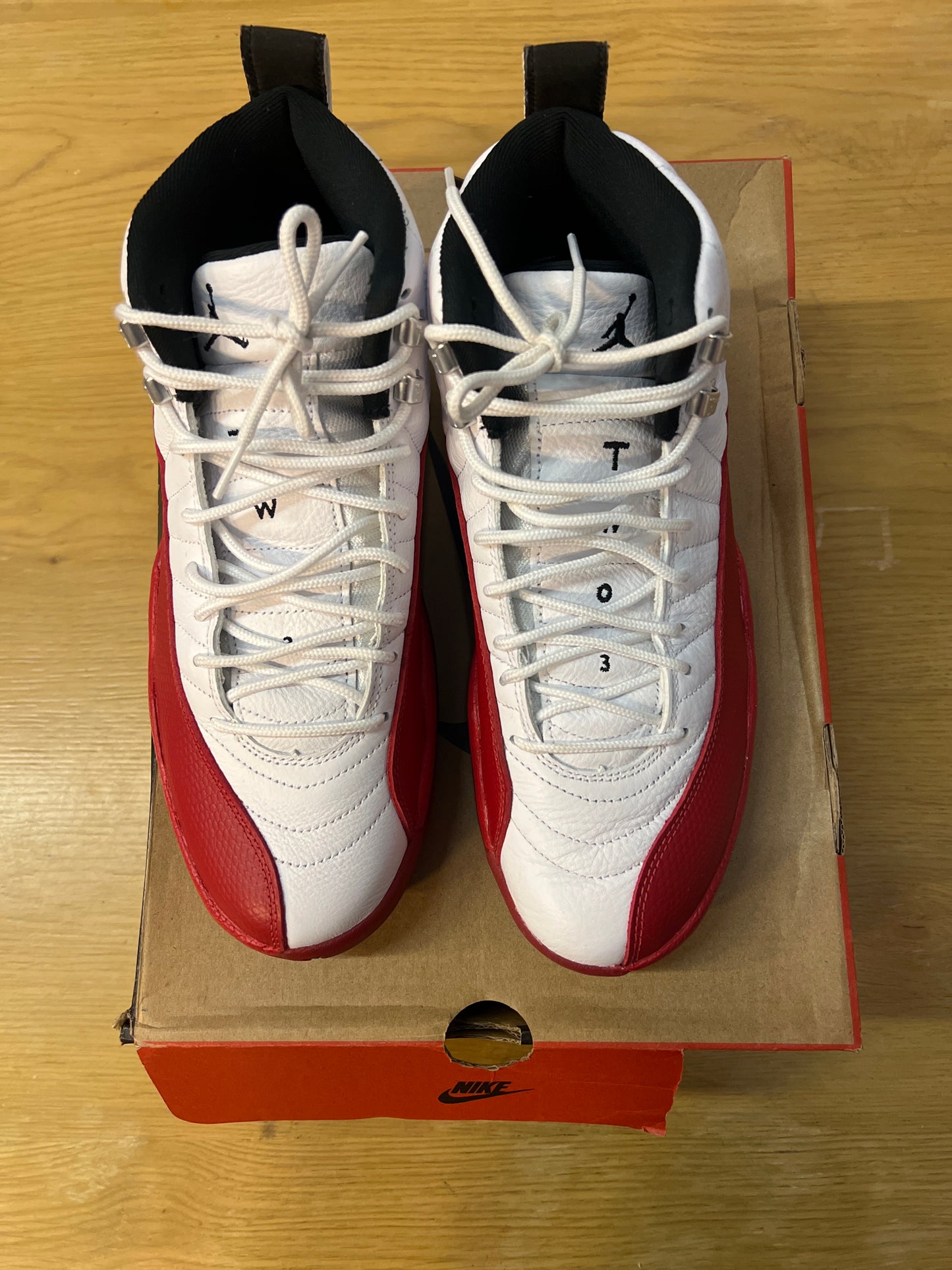 AIR JORDAN 12 RETRO CHERRY 2023 USED SIZE 9.5
