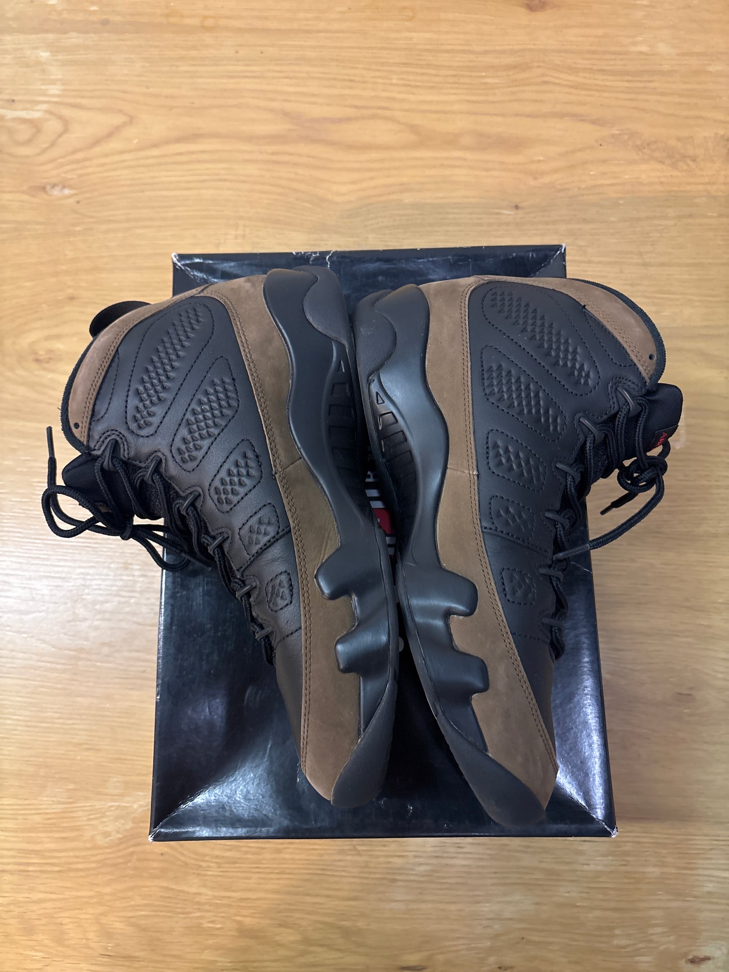 JORDAN 9 OLIVE 2024 Used Sz 9.5