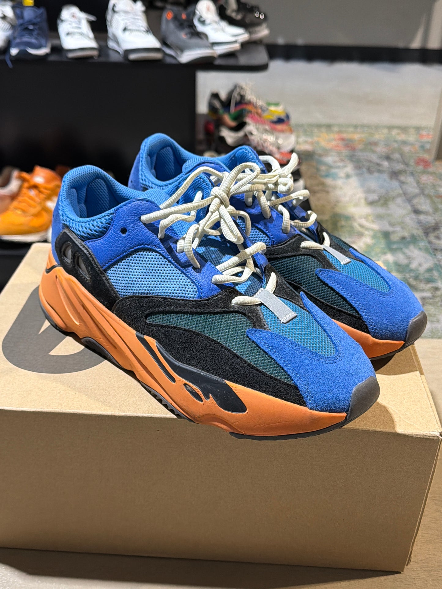 Yeezy 700 bright blue used Sz 9.5