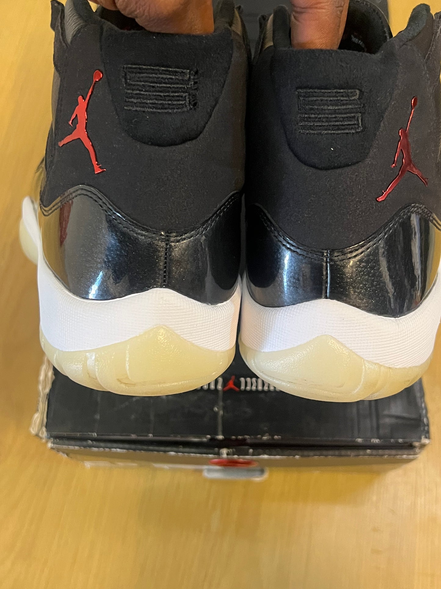 AIR JORDAN 11 72-10 used sz 9