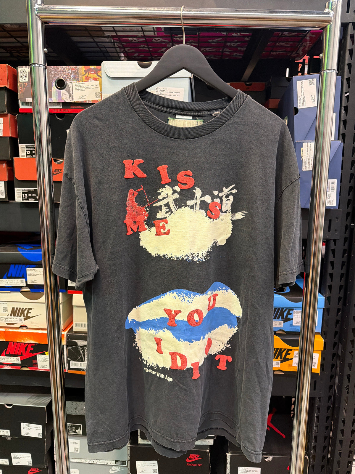 Better With Age Kiss Me Tee Sz Xl - Pre-Owned