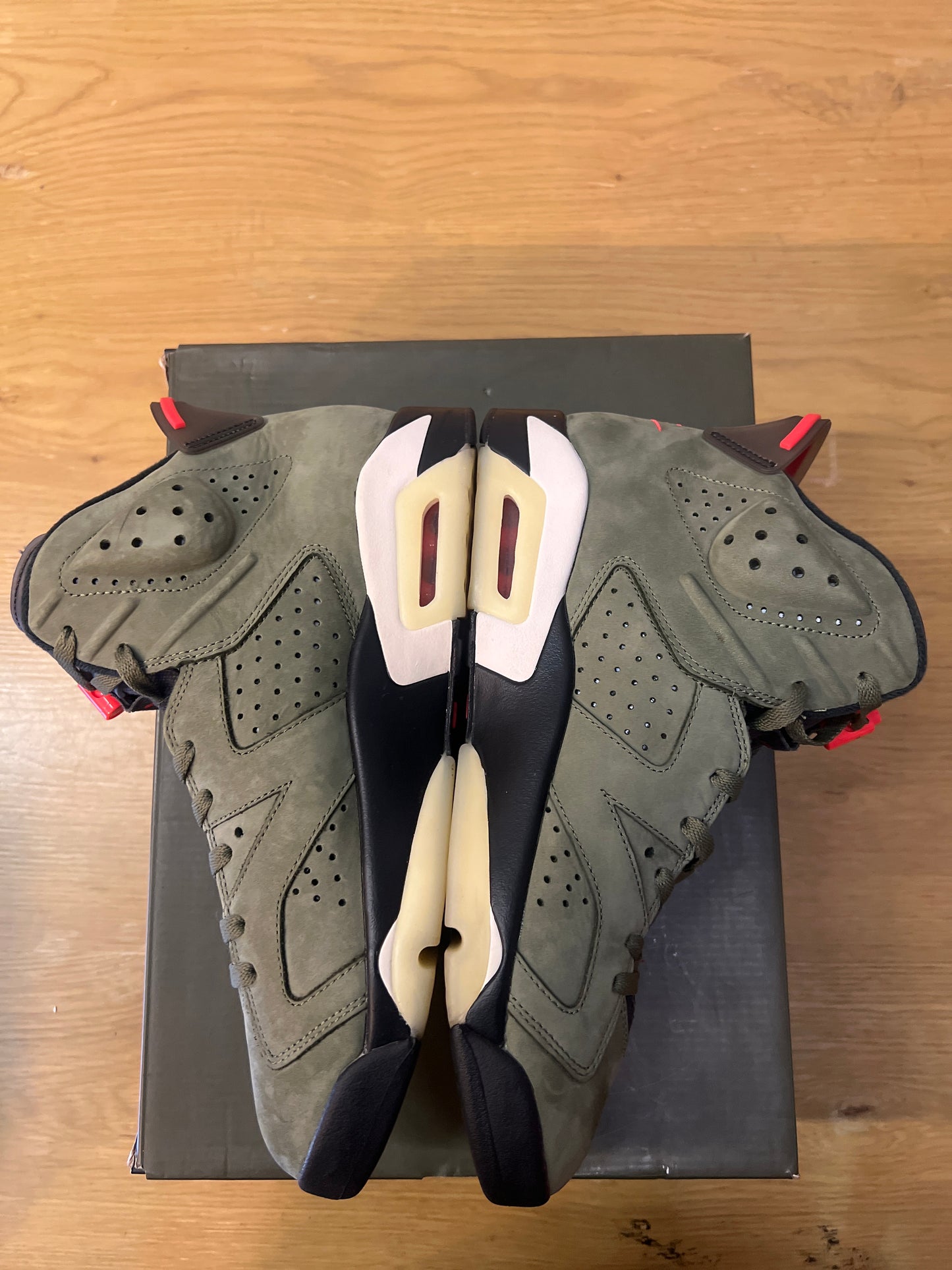 TRAVIS SCOTT X AIR JORDAN 6 RETRO OLIVE USED SIZE 11