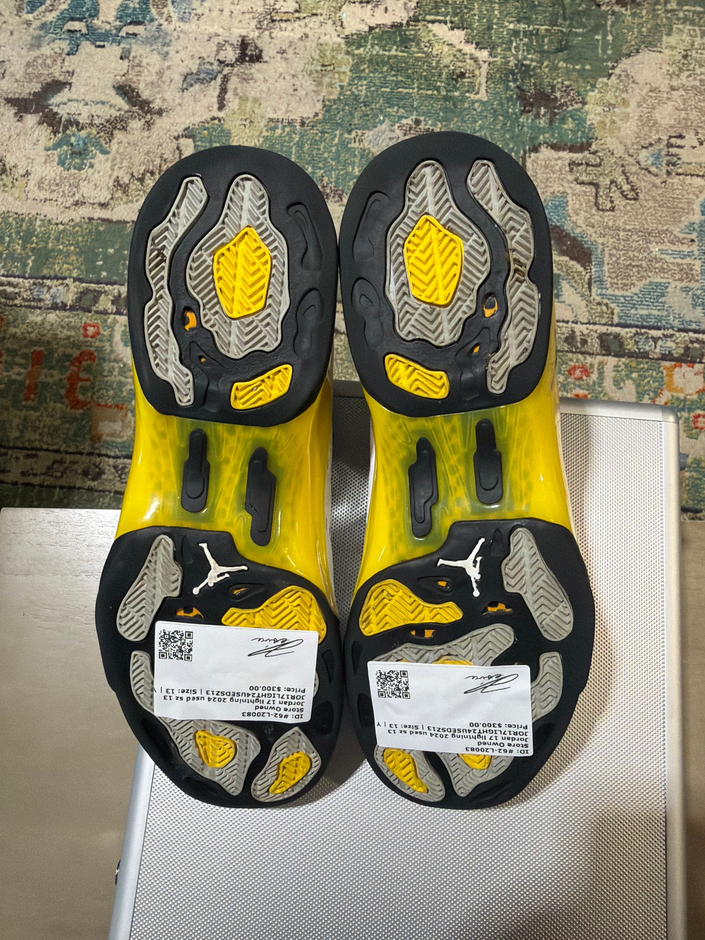 Jordan 17 lightning 2024 used sz 13