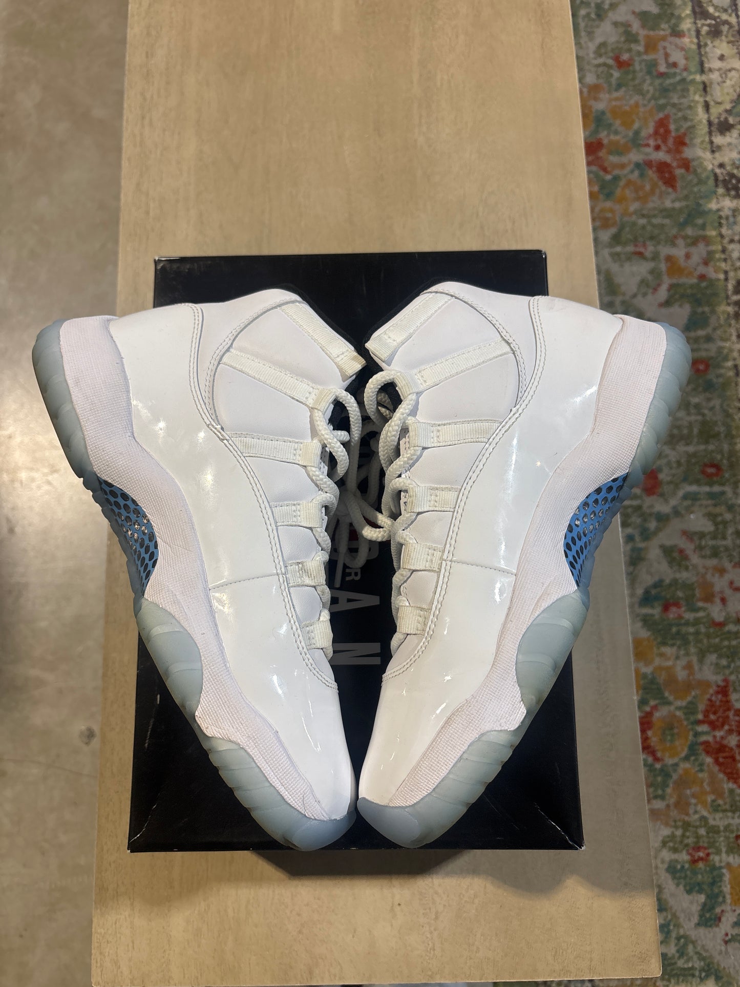 Jordan 11 Legend Blue Used Sz 9