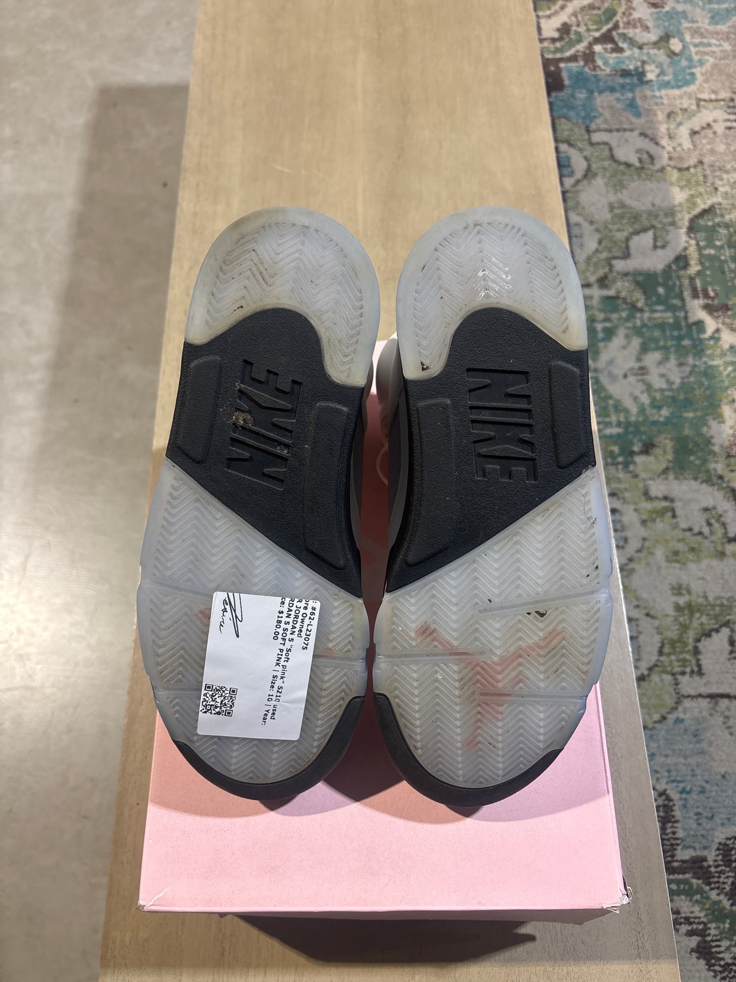 AIR JORDAN 5 Soft pink SZ10 used