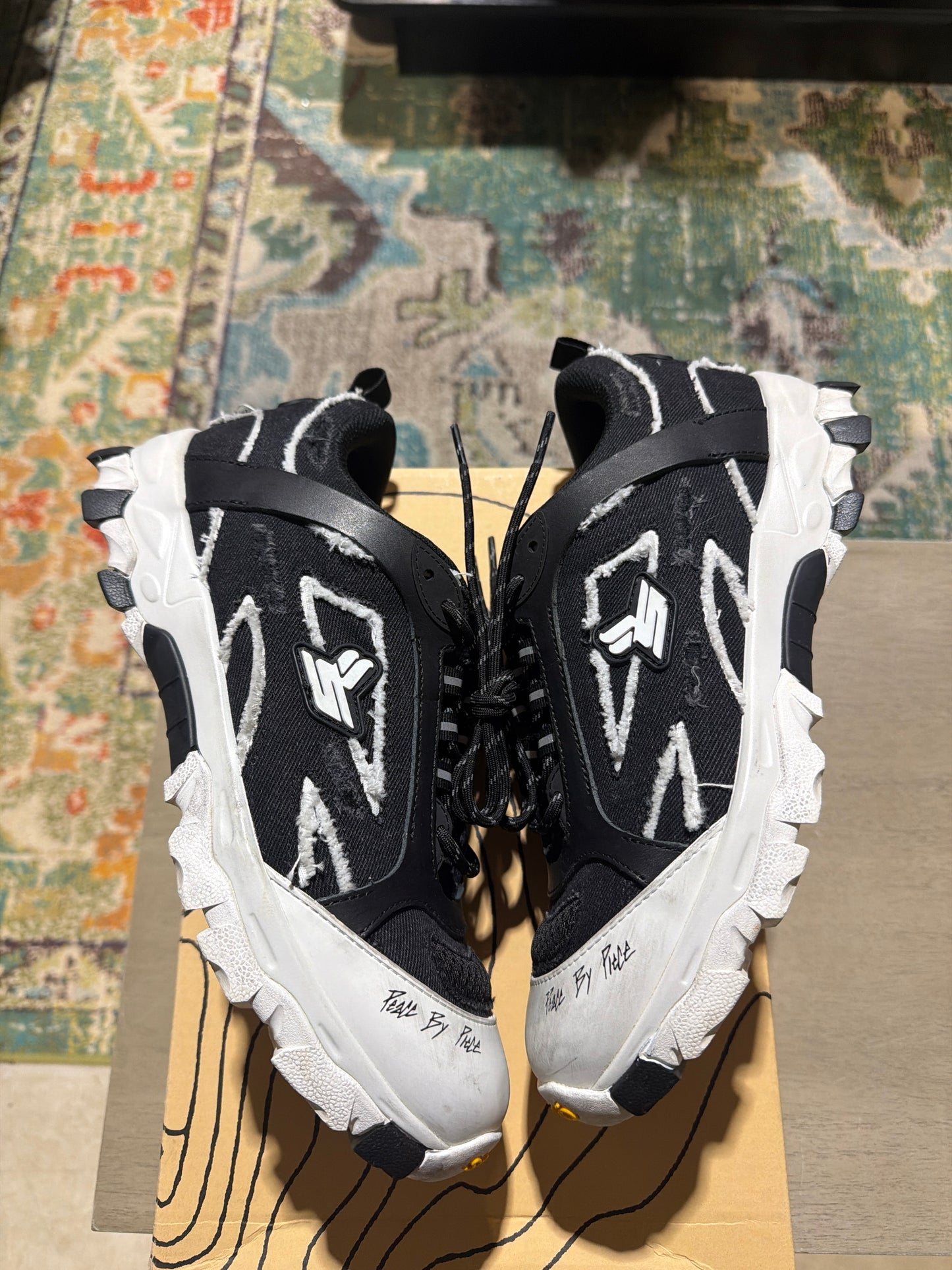 Sicko Hiking Sneaker Black/White Used Sz 9