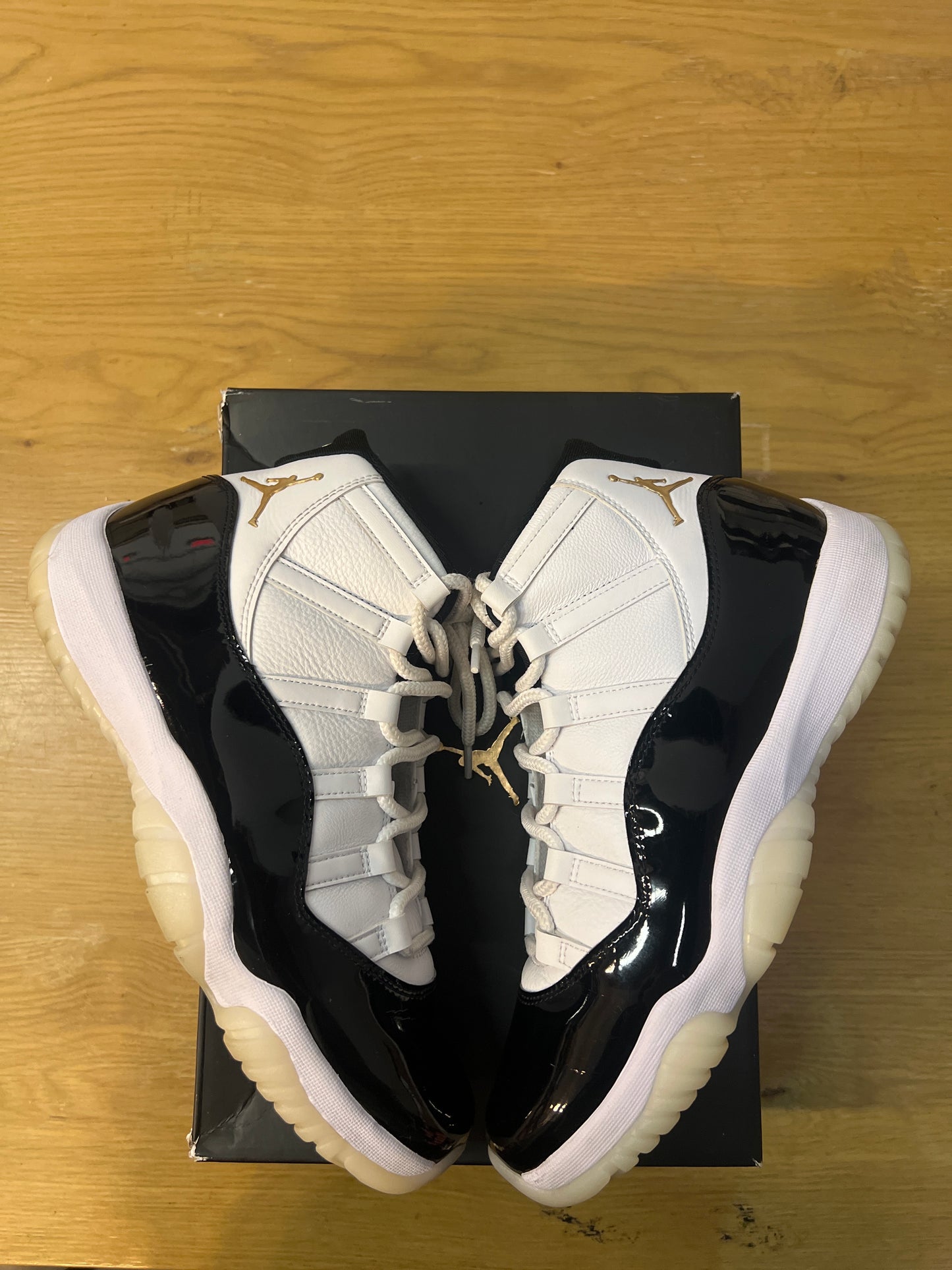 AIR JORDAN 11 RETRO DEFINING MOMENTS 2023 USED SIZE 11