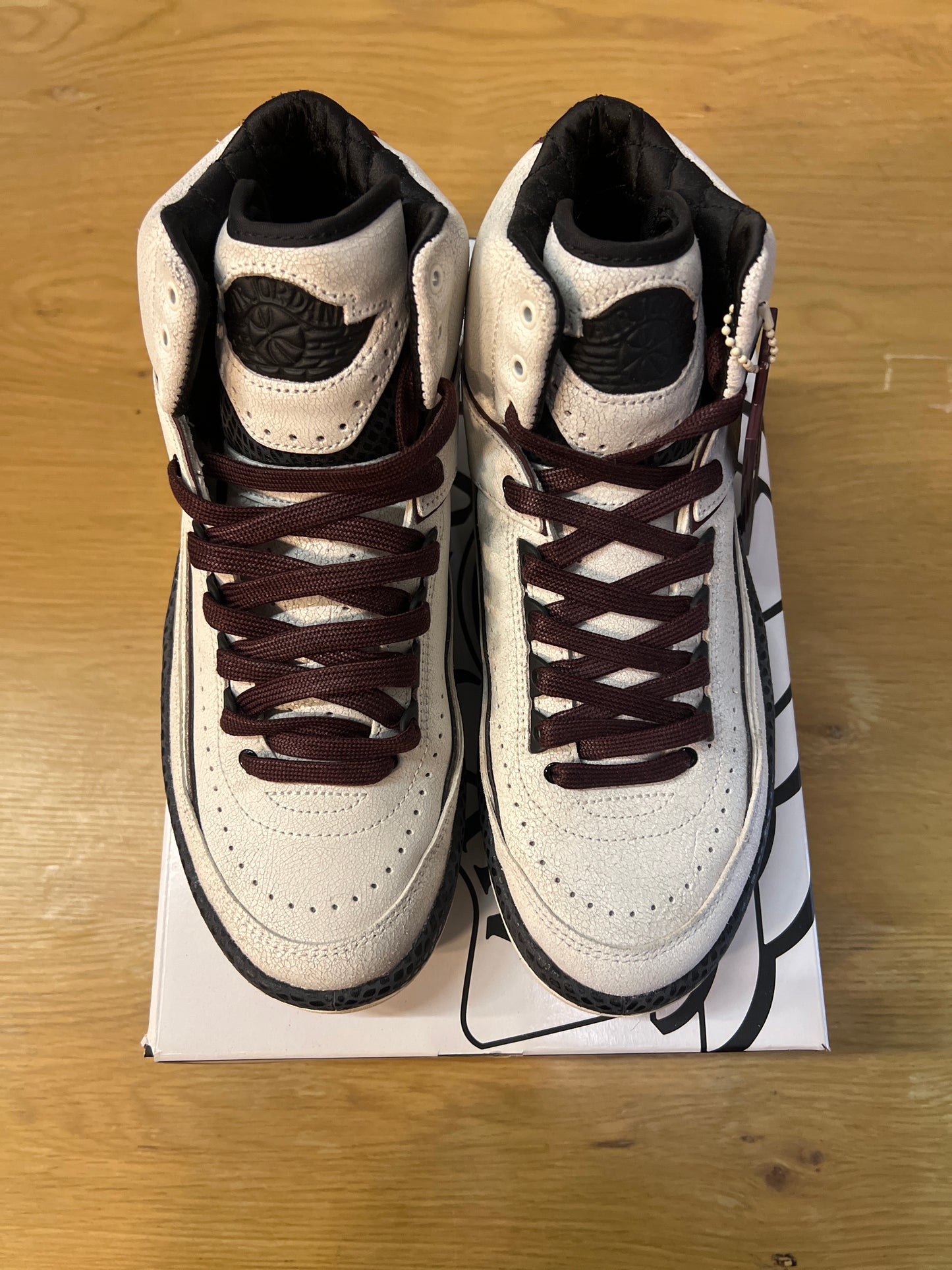 A MA MANIERE X AIR JORDAN 2 RETRO AIRNESS USED SIZE 8.5