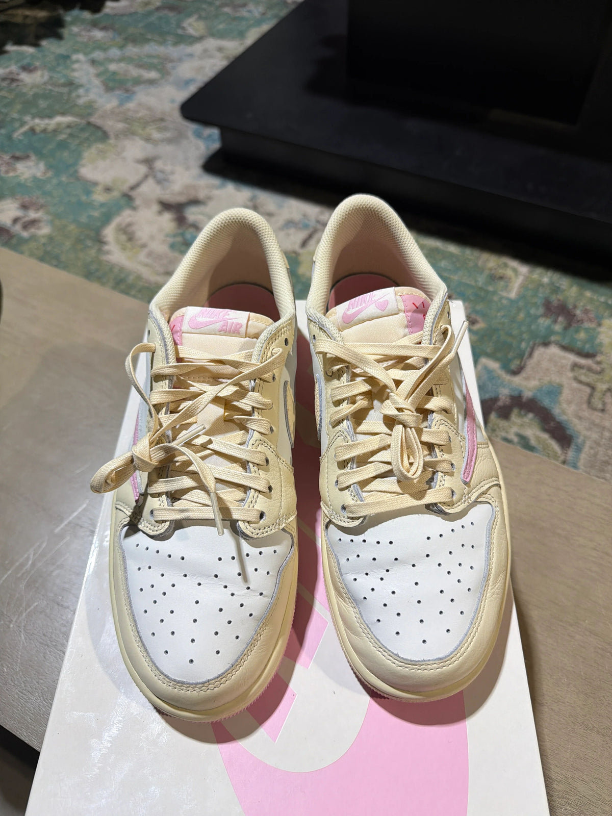 Jordan 1 Retro Low OG SP Travis Scott Shy Pink - Pre-Owned