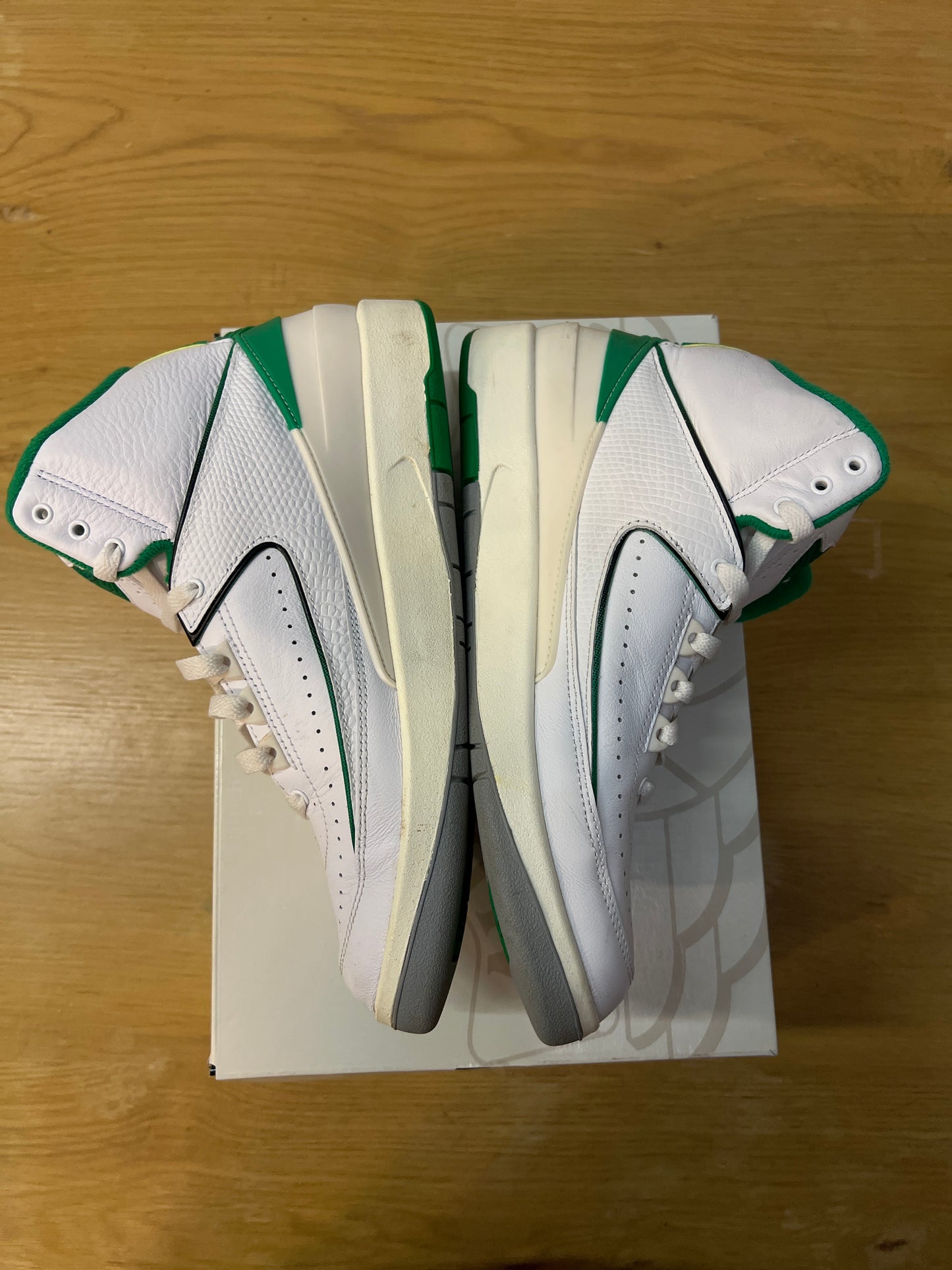 Jordan 2 lucky green used Sz 8.5