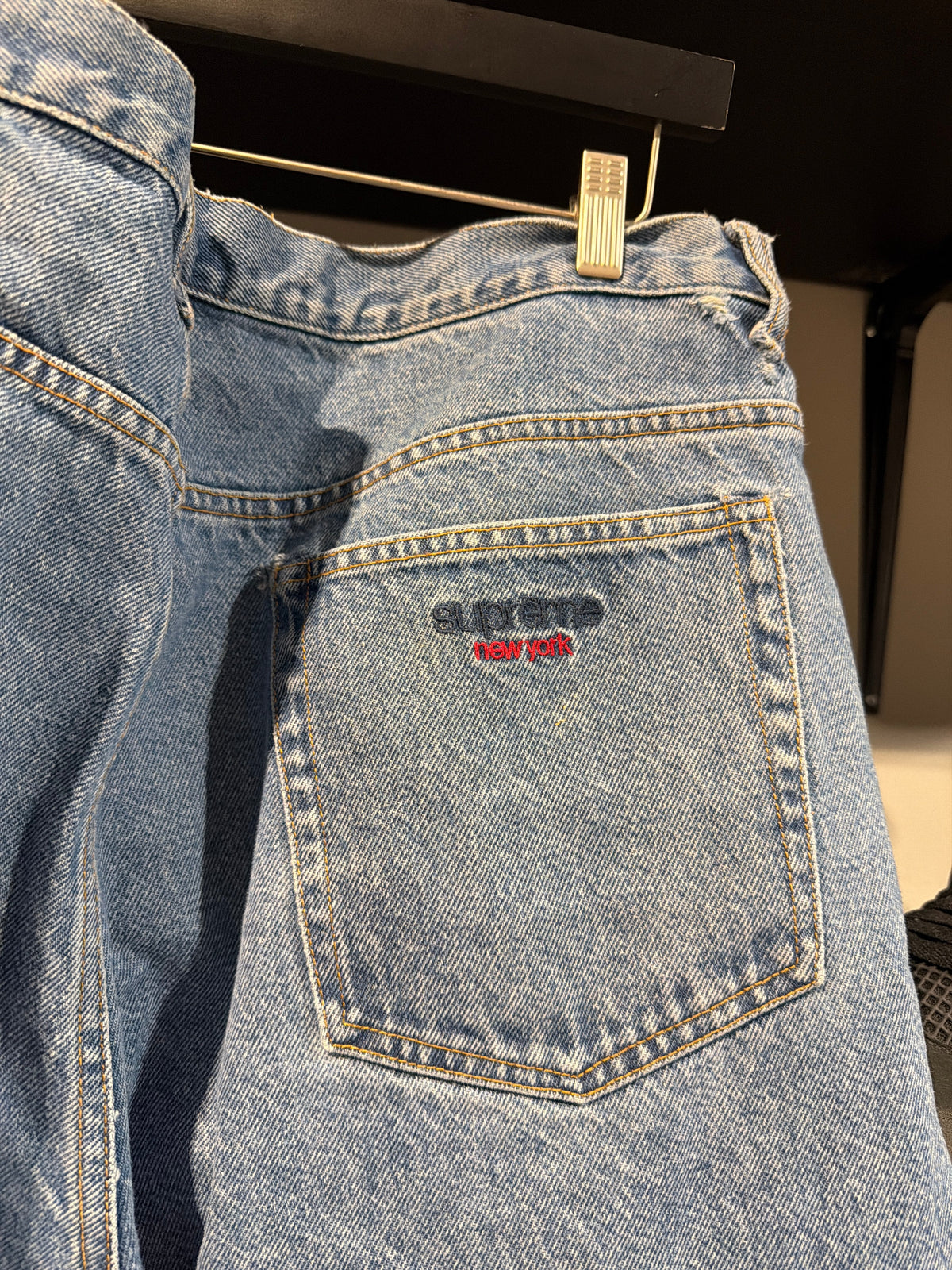 Supreme Baggy Dark Indigo Denim Sz 38 - Pre-Owned