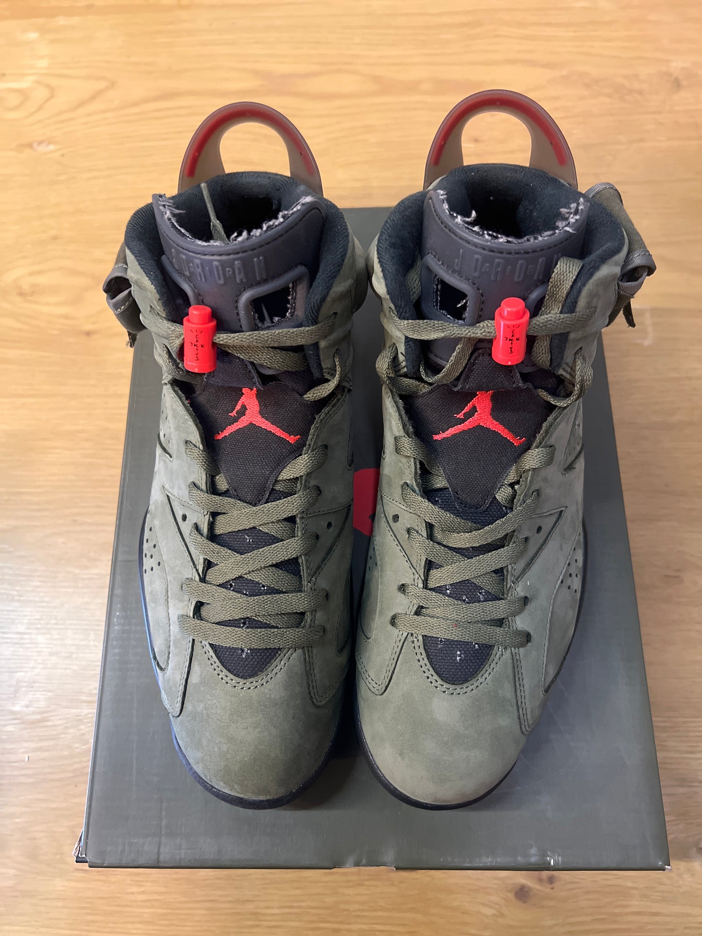 TRAVIS SCOTT X AIR JORDAN 6 RETRO OLIVE USED SIZE 11