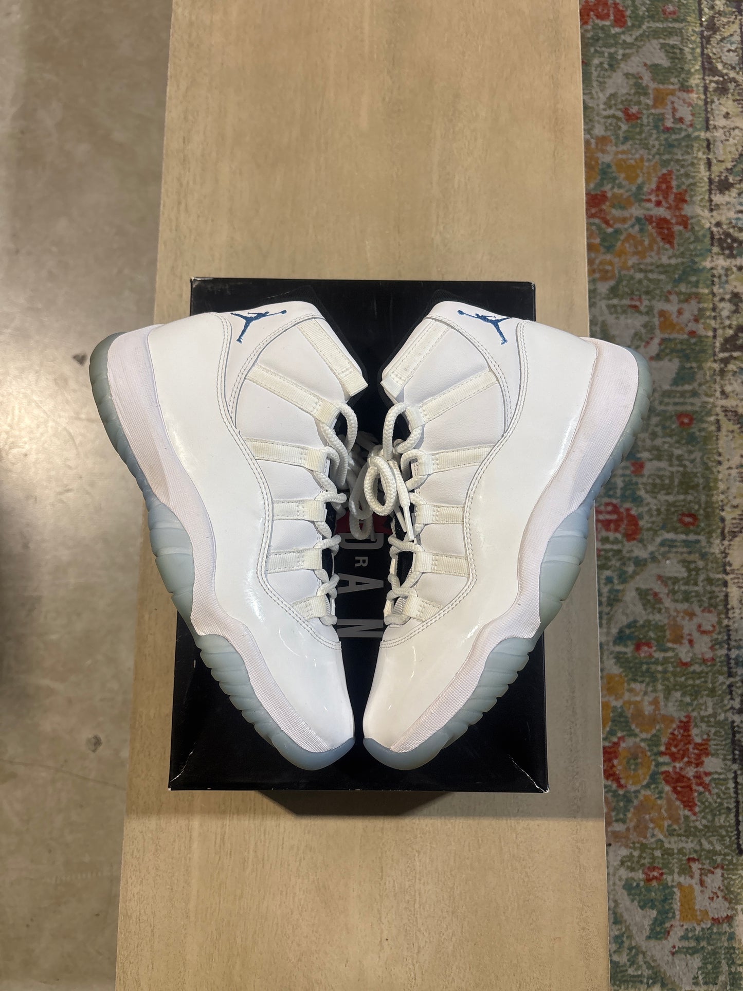 Jordan 11 Legend Blue Used Sz 9
