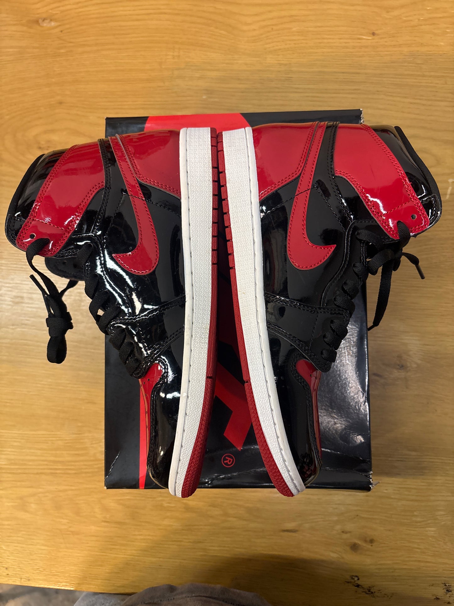 JORDAN 1 HIGH OG PATENT BRED Used Sz 10