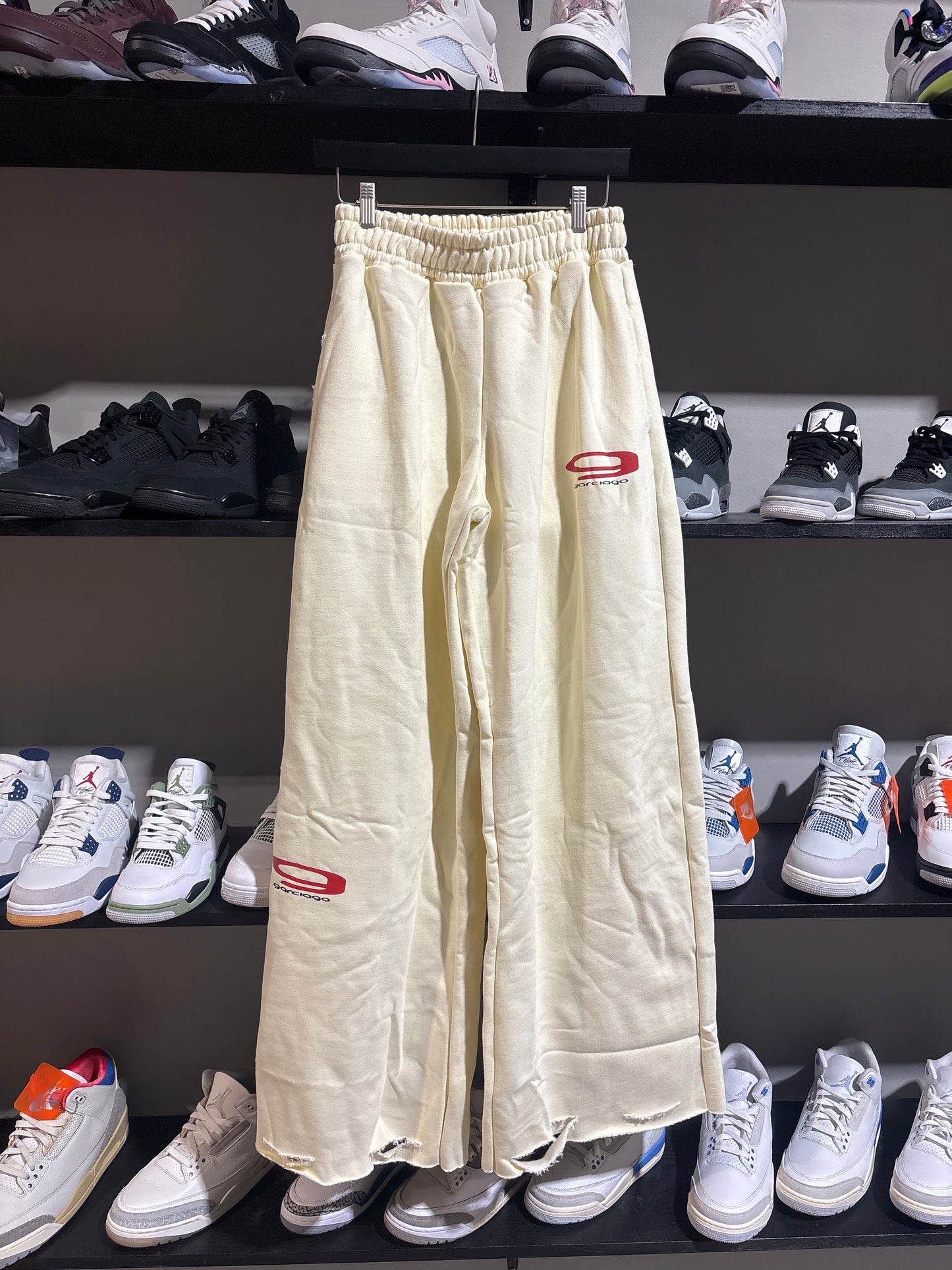 GARCIAGO CREAM/RED SWEATPANTS