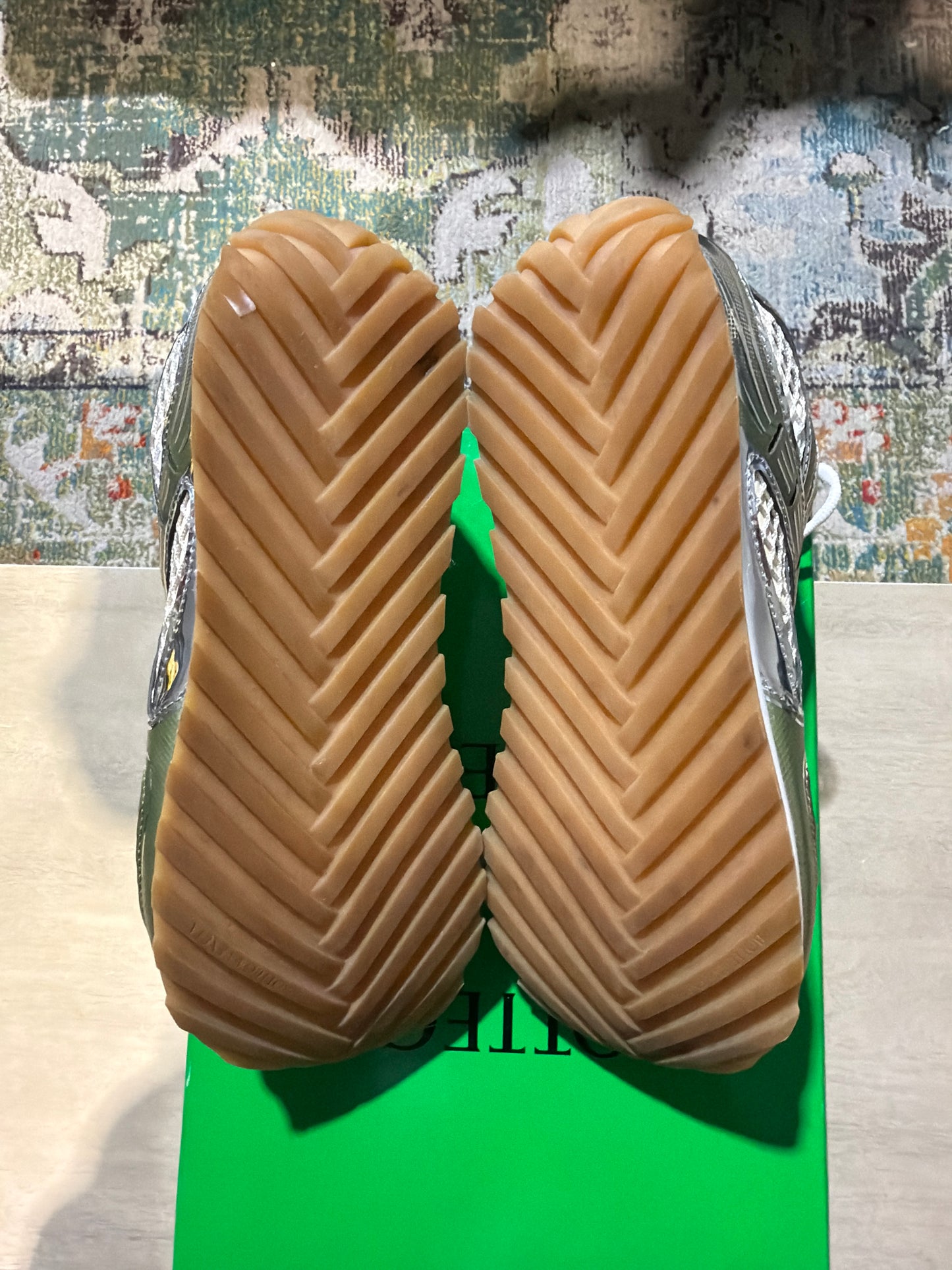 Bottega orbit metallic green used sz 9
