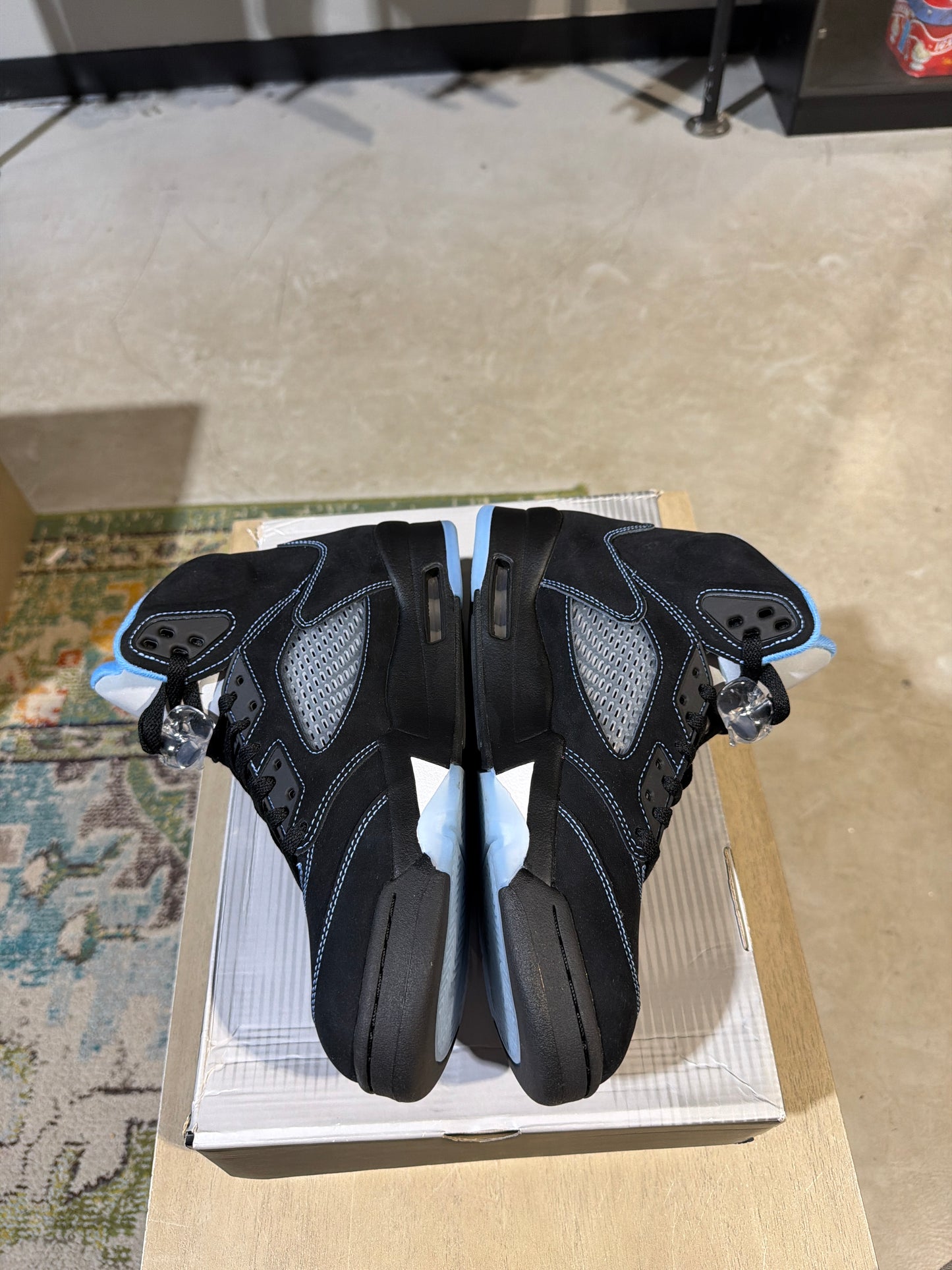 Jordan 5 Black University Blue Used Sz 9.5