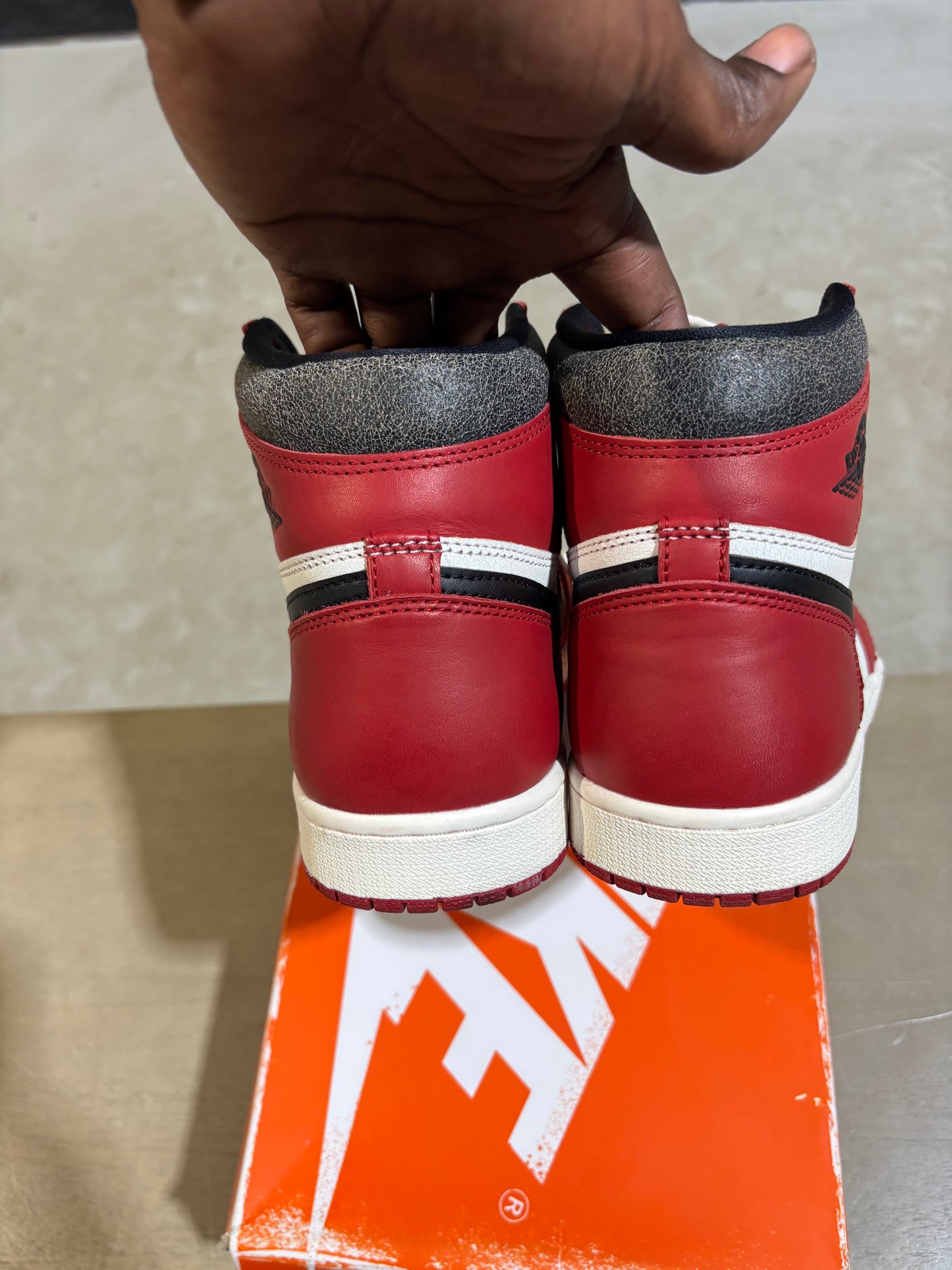 Jordan 1 lost and found used sz 10.5