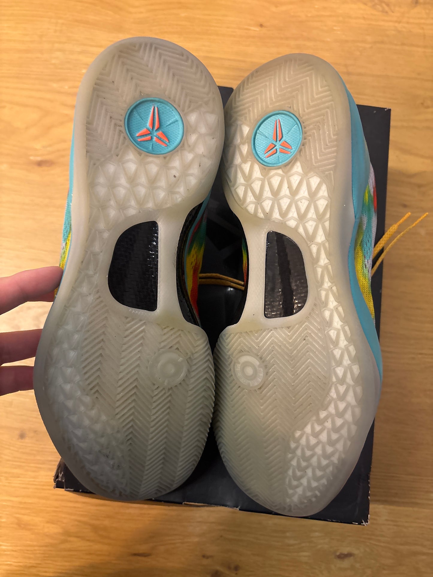 KOBE 8 VENICE BEACH 2024 USED SZ 9.5
