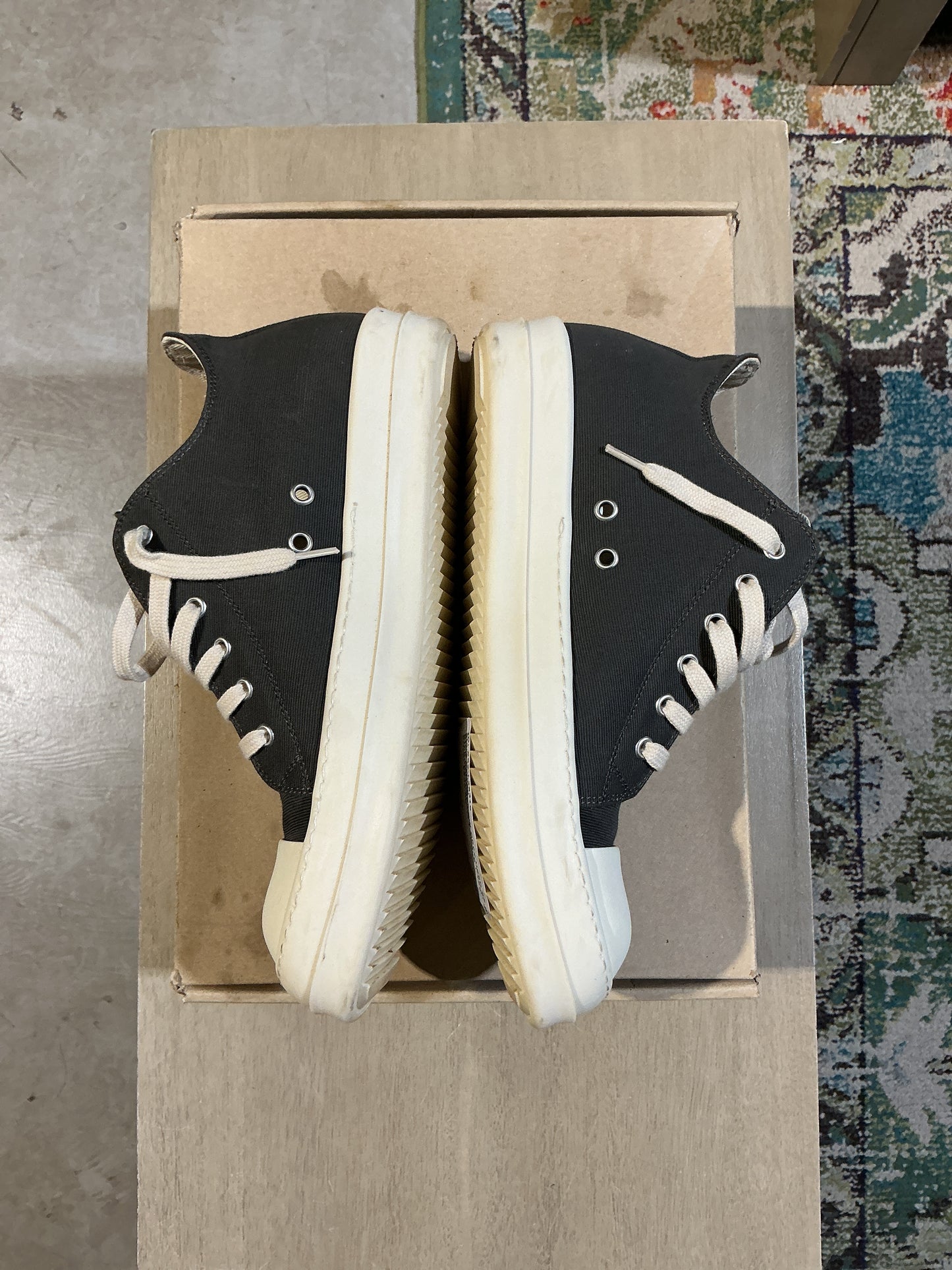 RICK RAMONE LOW GREY USED SZ 8