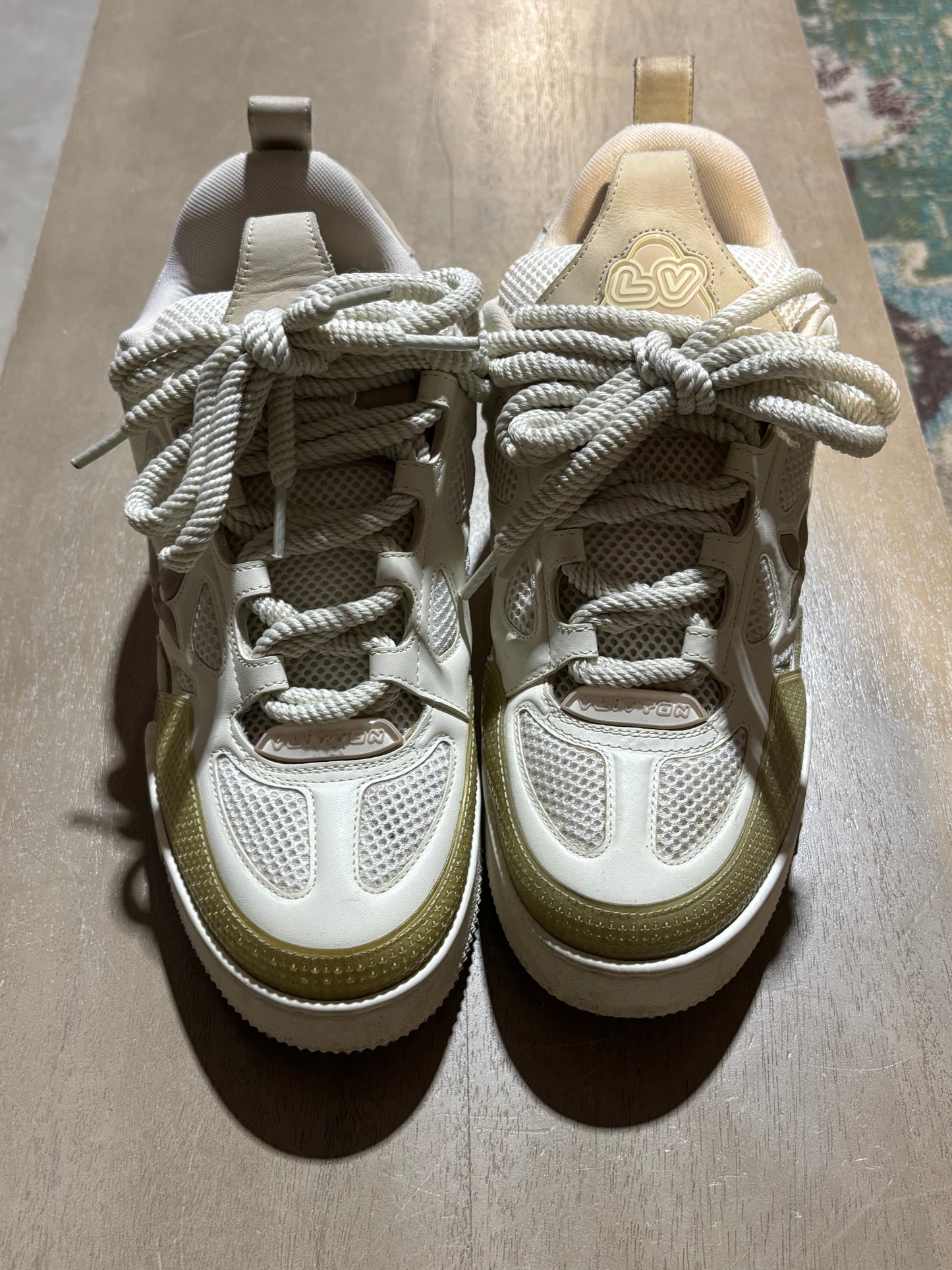 White/Beige LV Skate Used SZ 7 NB
