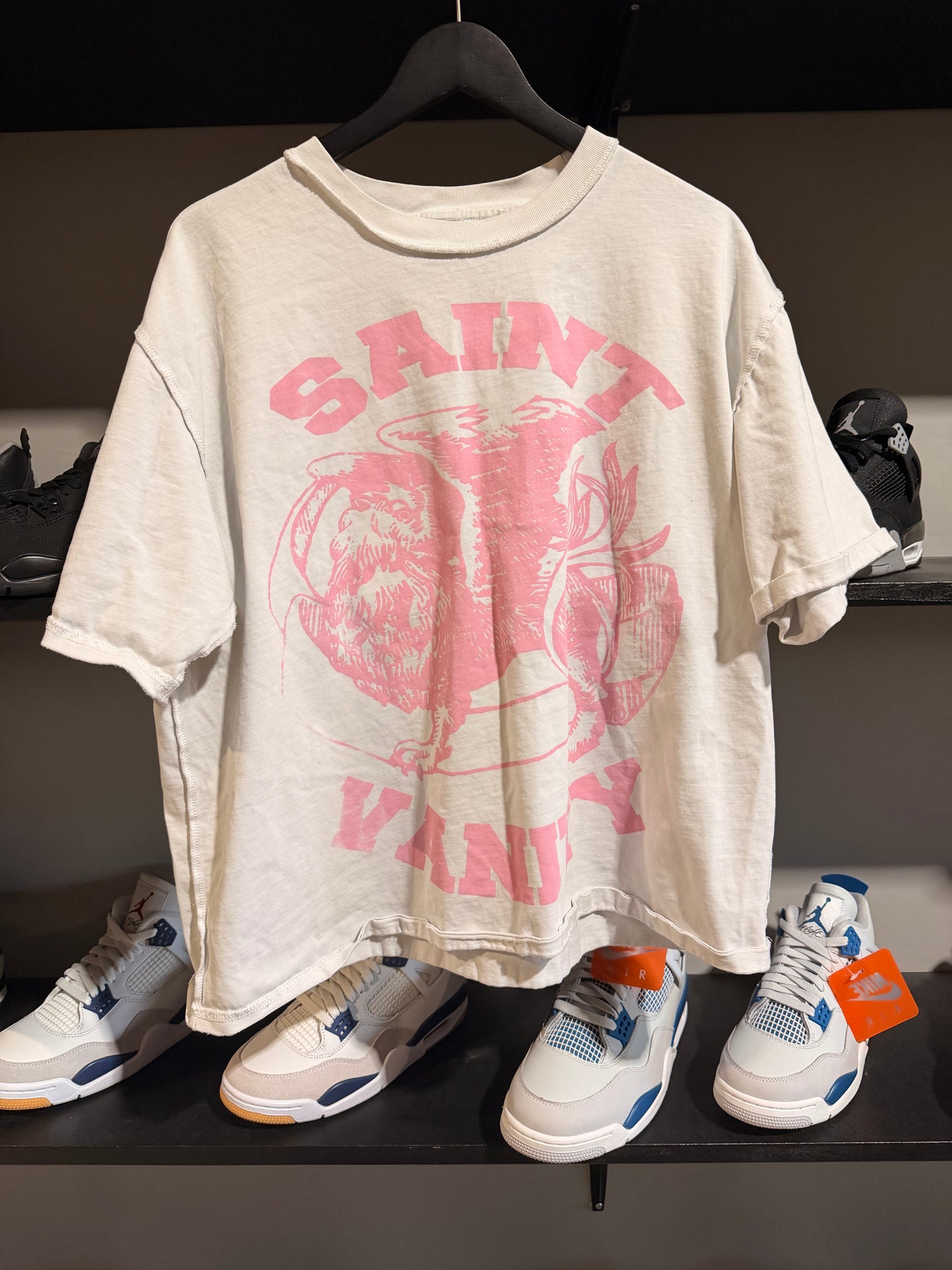 saint vanity white/pink tee