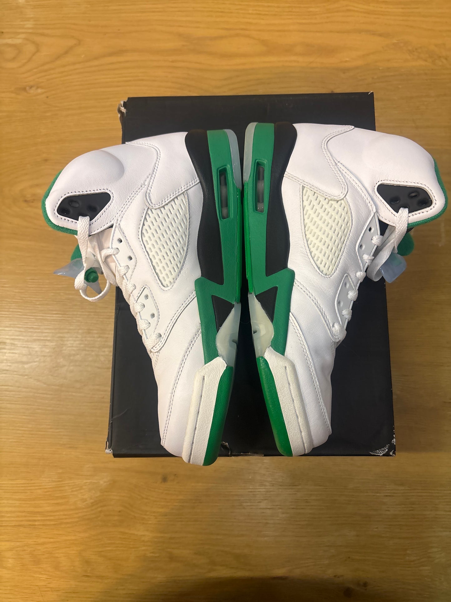 WMNS JORDAN 5 LUCKY GREENUSED SZ 10W (1)