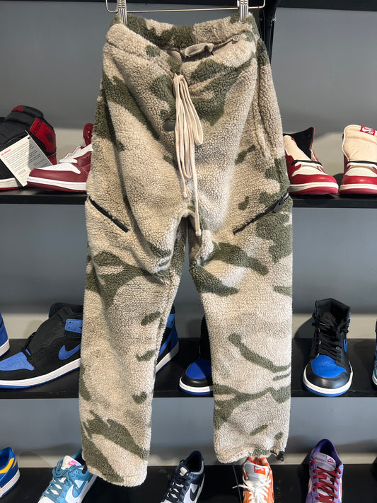 Fear of God Essentials Polar Fleece Pant Camo