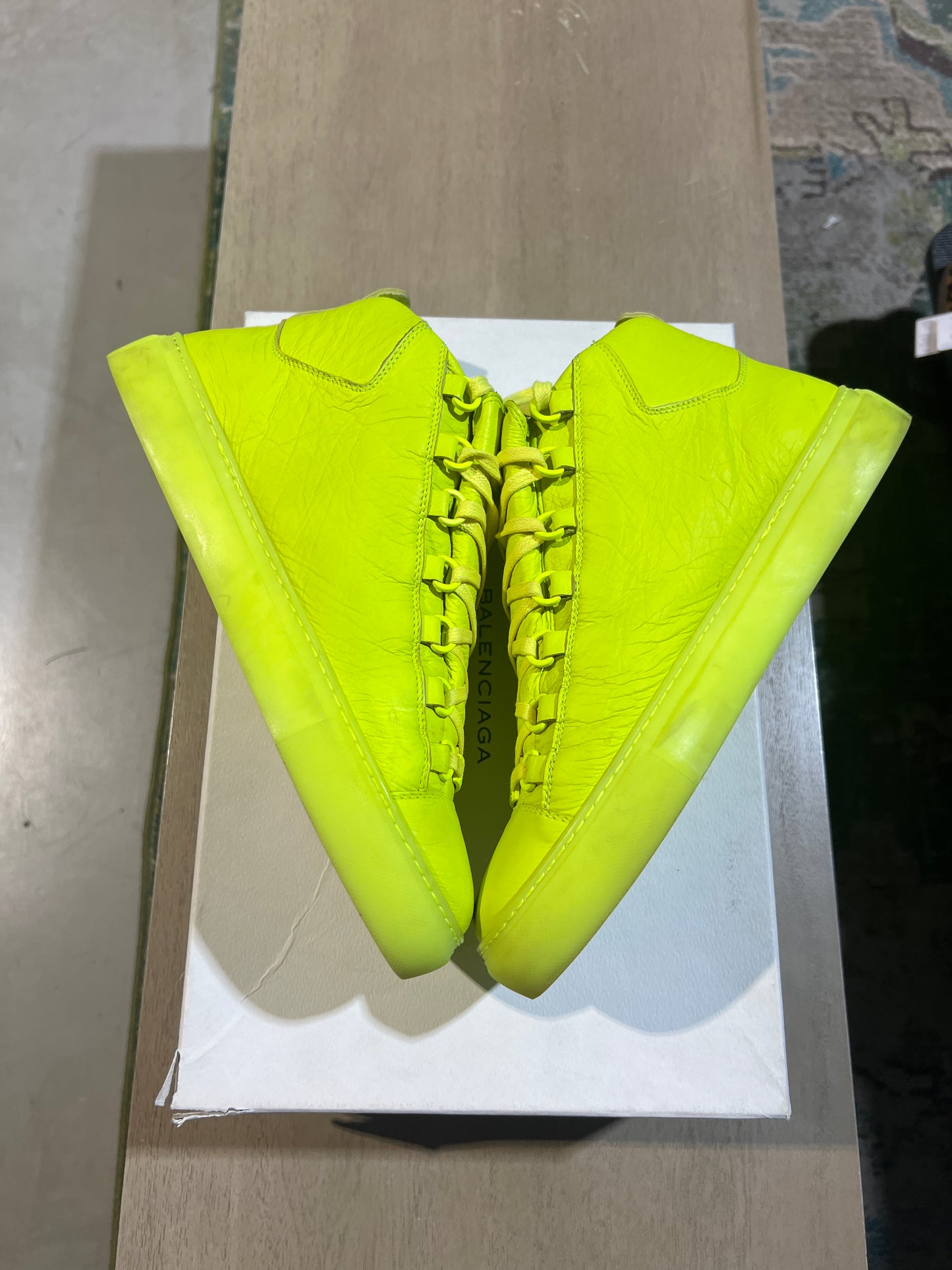 Balenciaga arena neon on neon used sz 8