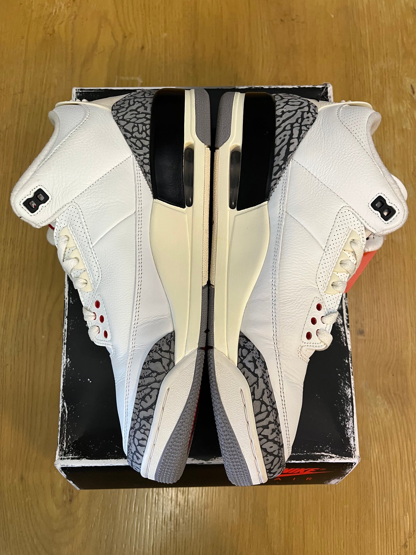 AIR JORDAN 3 RETRO WHITE CEMENT REIMAGINED Used Sz 12