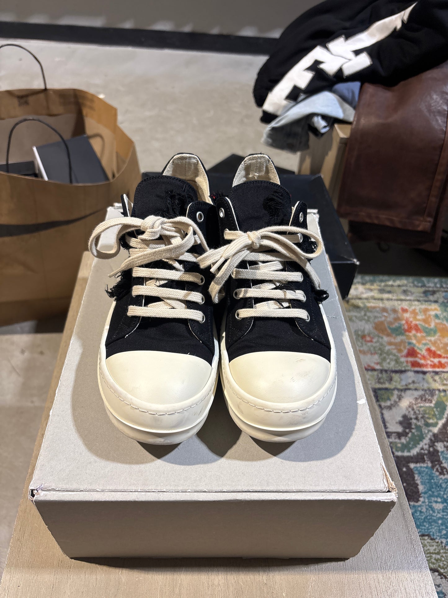 Rick Ramones Black Distressed Used Sz 5.5