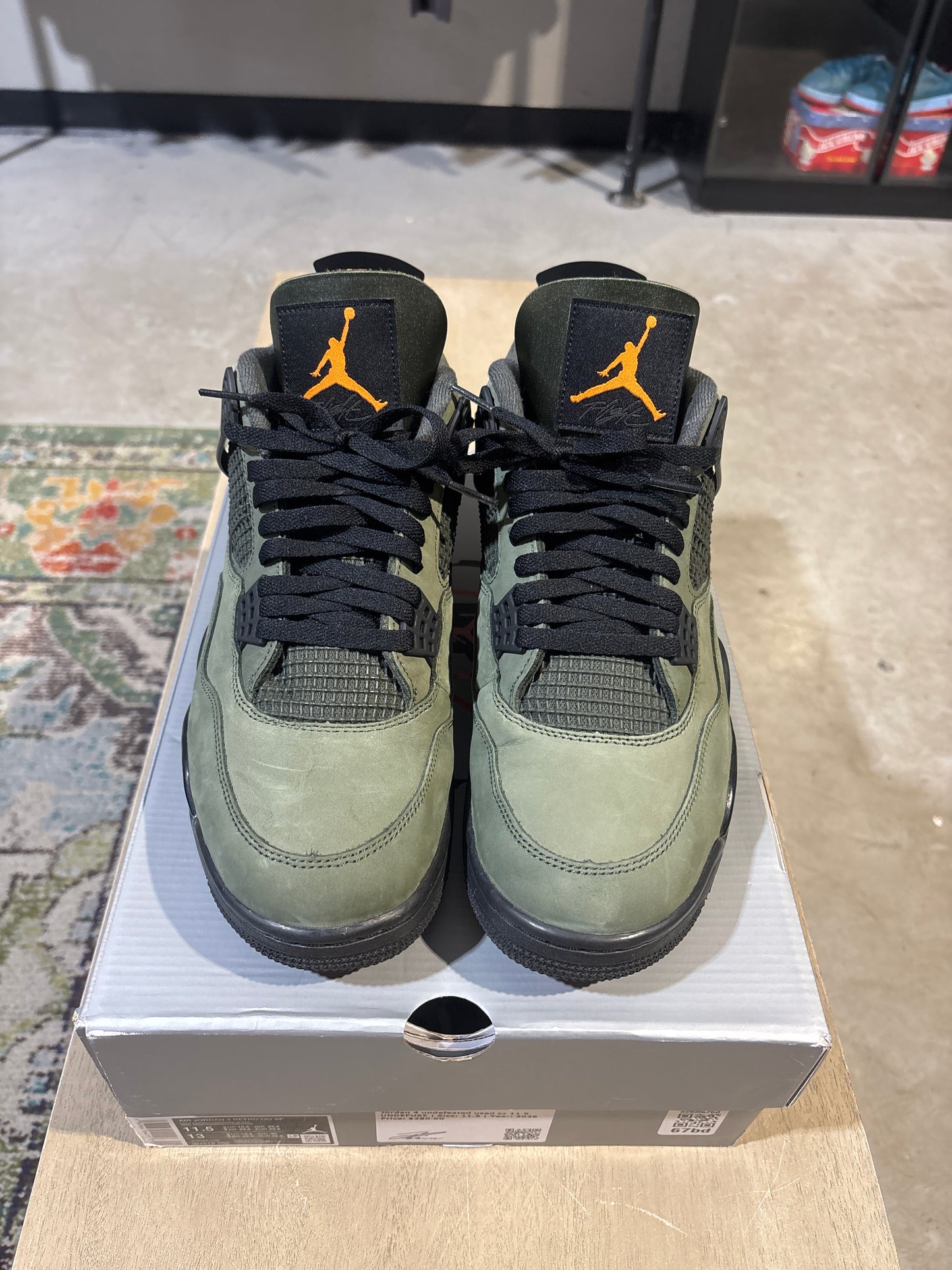 Jordan 4 undefeated used sz 11.5