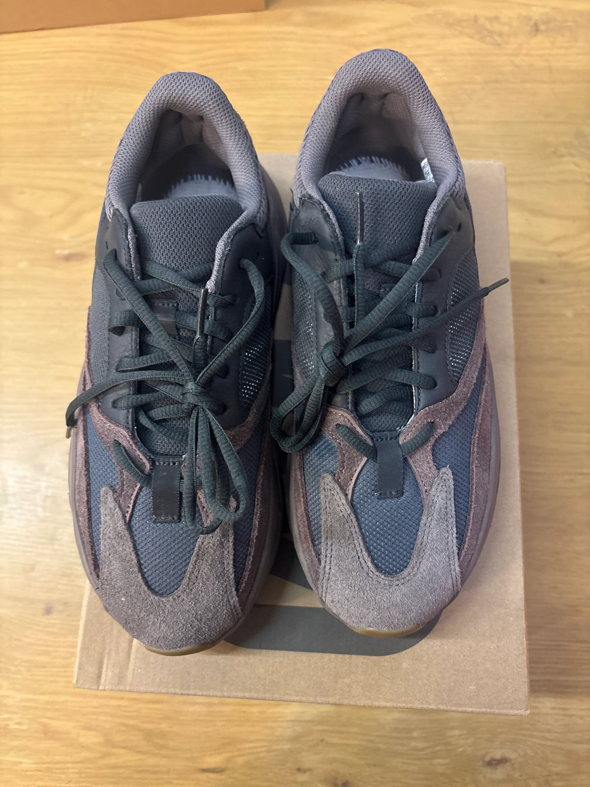 adidas Yeezy Boost 700 Mauve - Pre-Owned