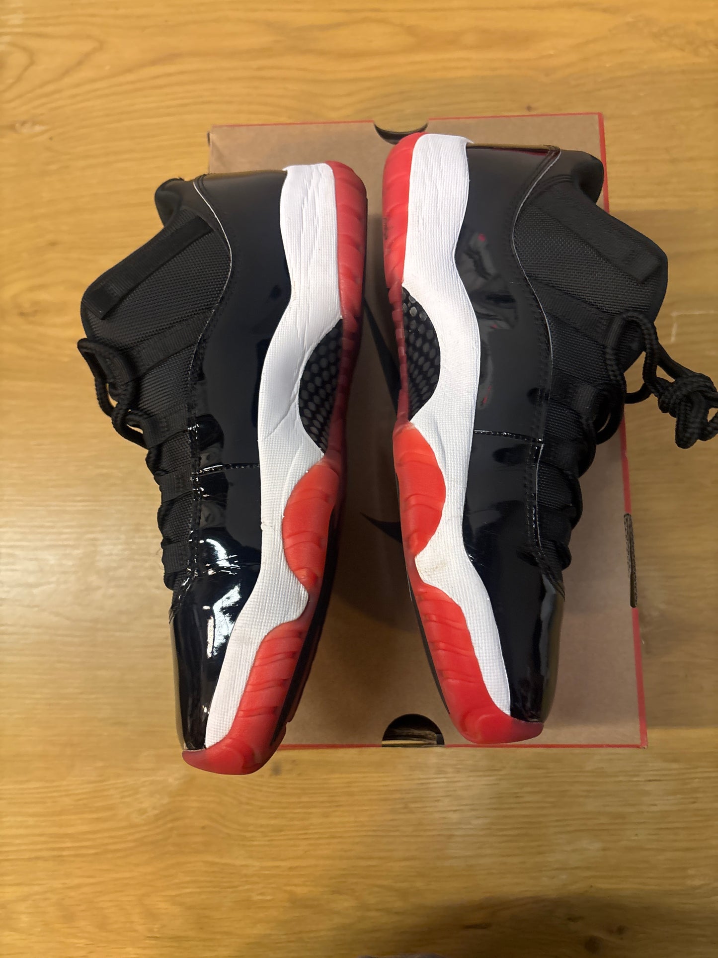 JORDAN 11 LOW BRED 2025 Used Sz 10