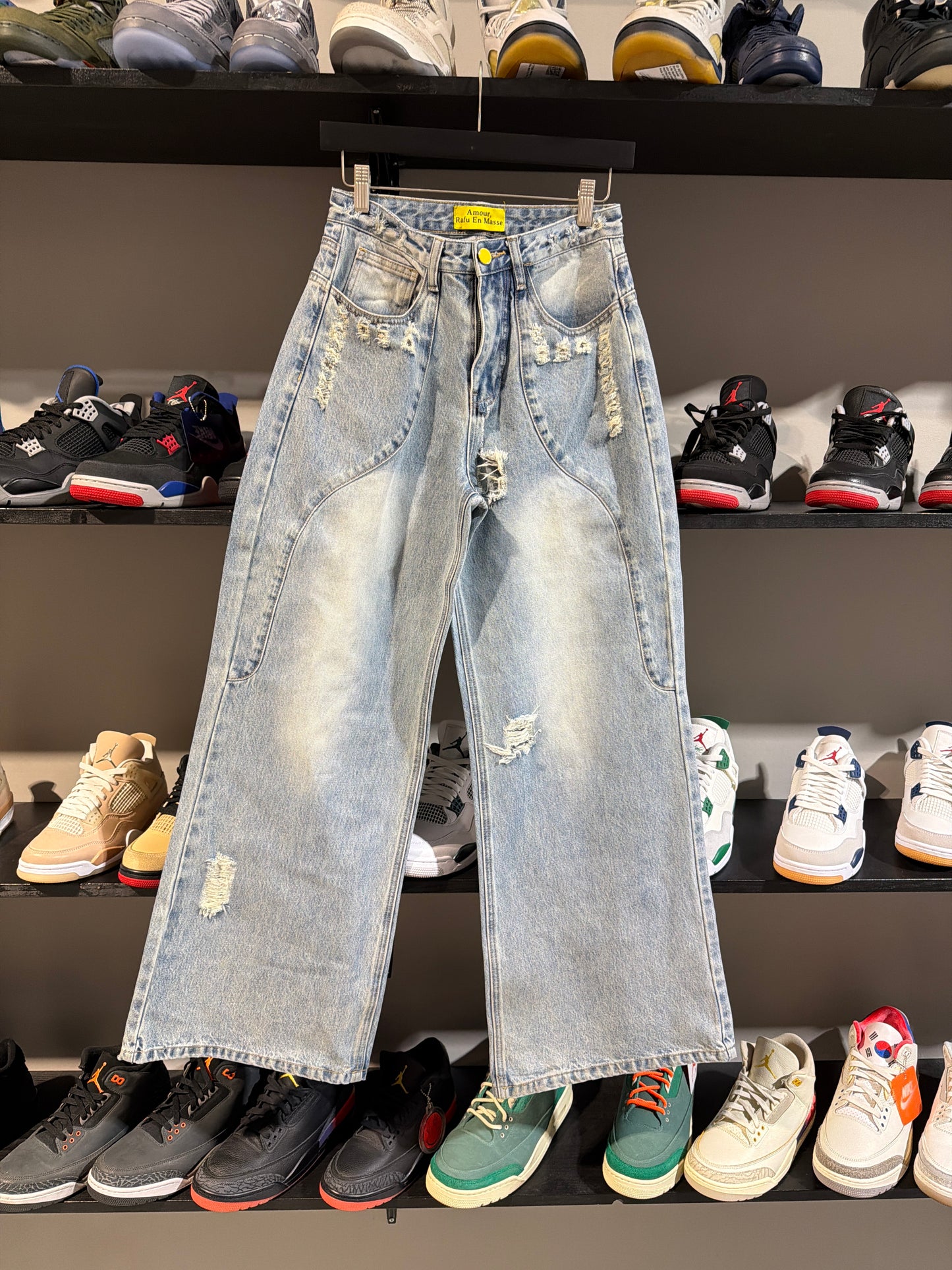 Amour Rafi En Masse Distressed Jeans Sz 28