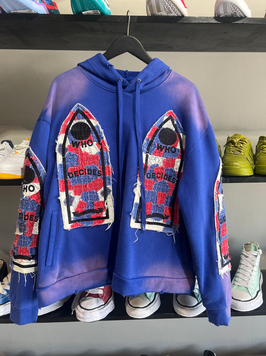 who decides war hoodie blue and red