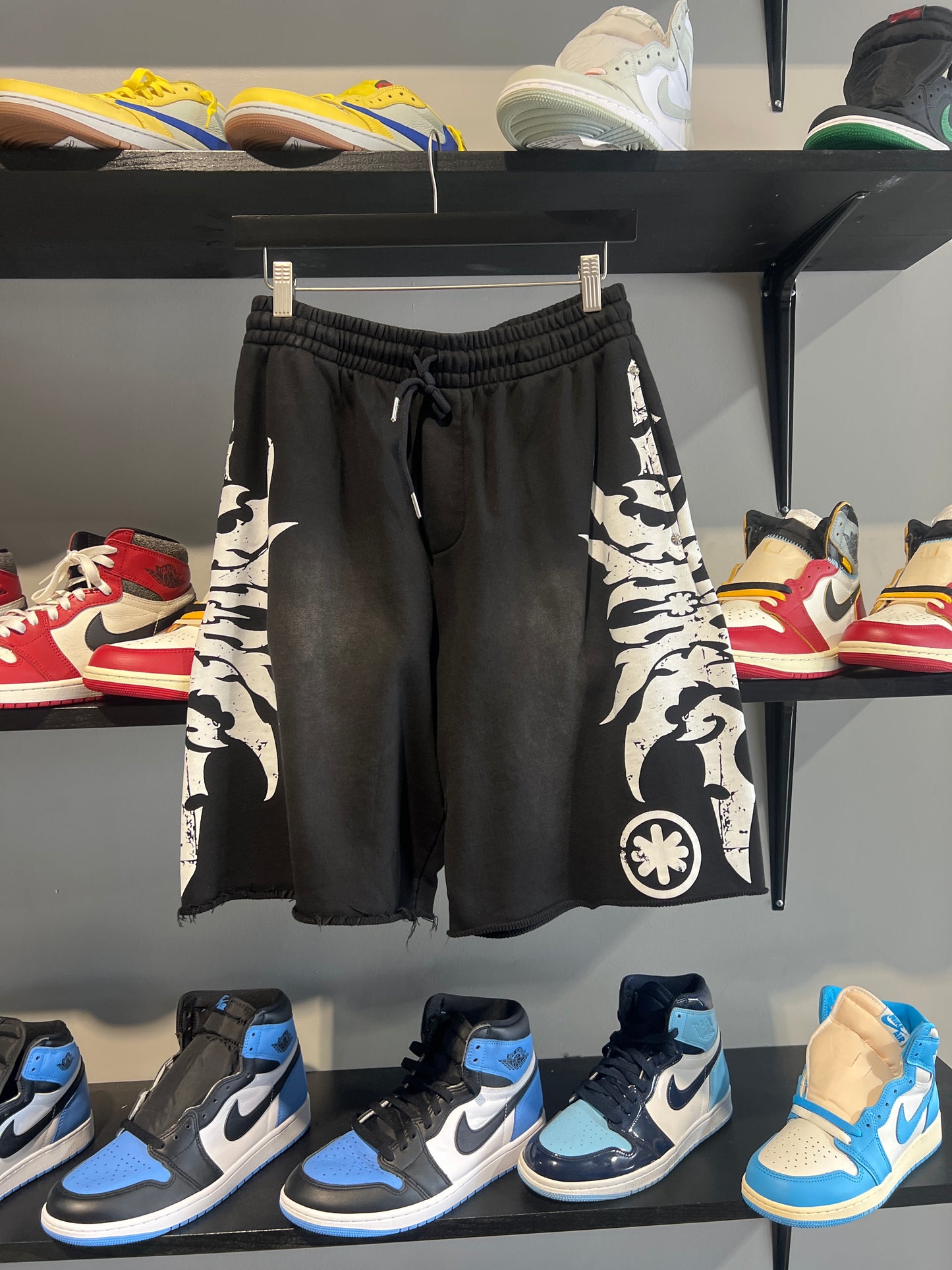 lostshdws sweat shorts black