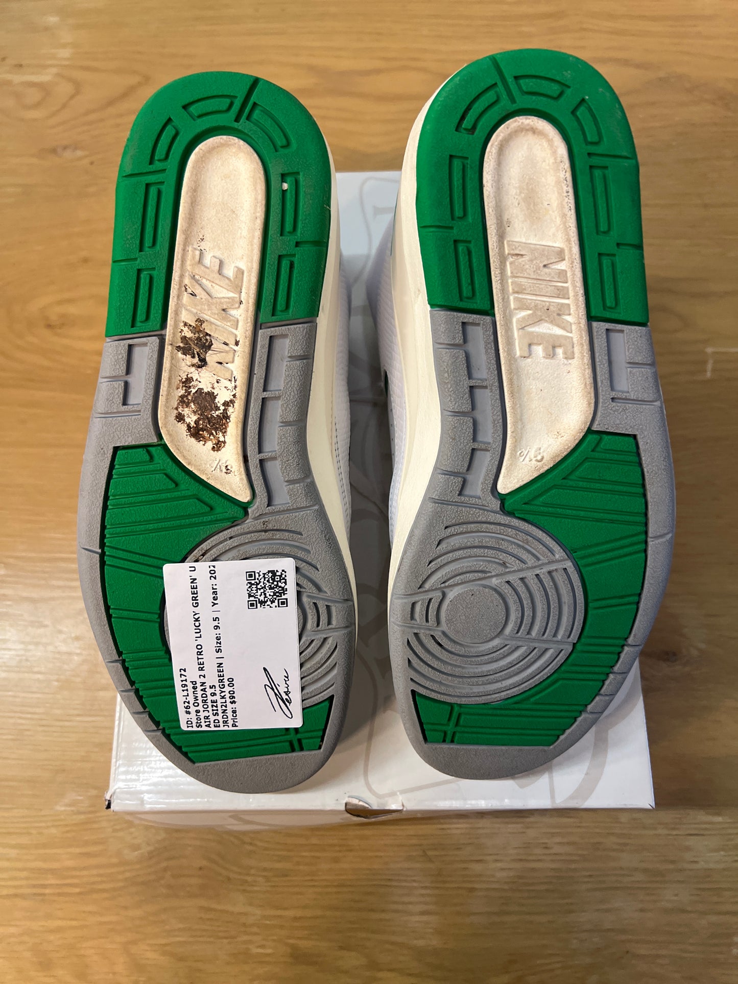 AIR JORDAN 2 RETRO LUCKY GREEN USED SIZE 9.5