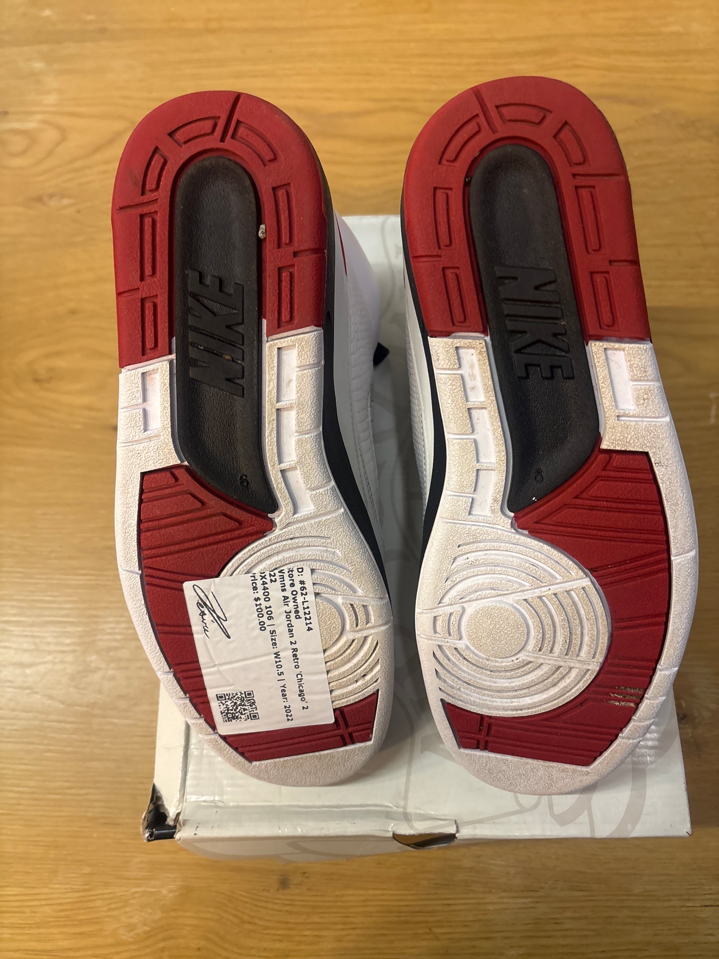 WMNS JORDAN 2 CHICAGO 2022 USED SZ 9M/10.5W (1)