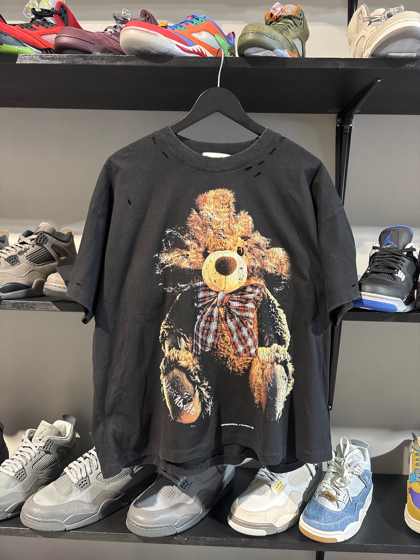 Vertabrae bear tee black