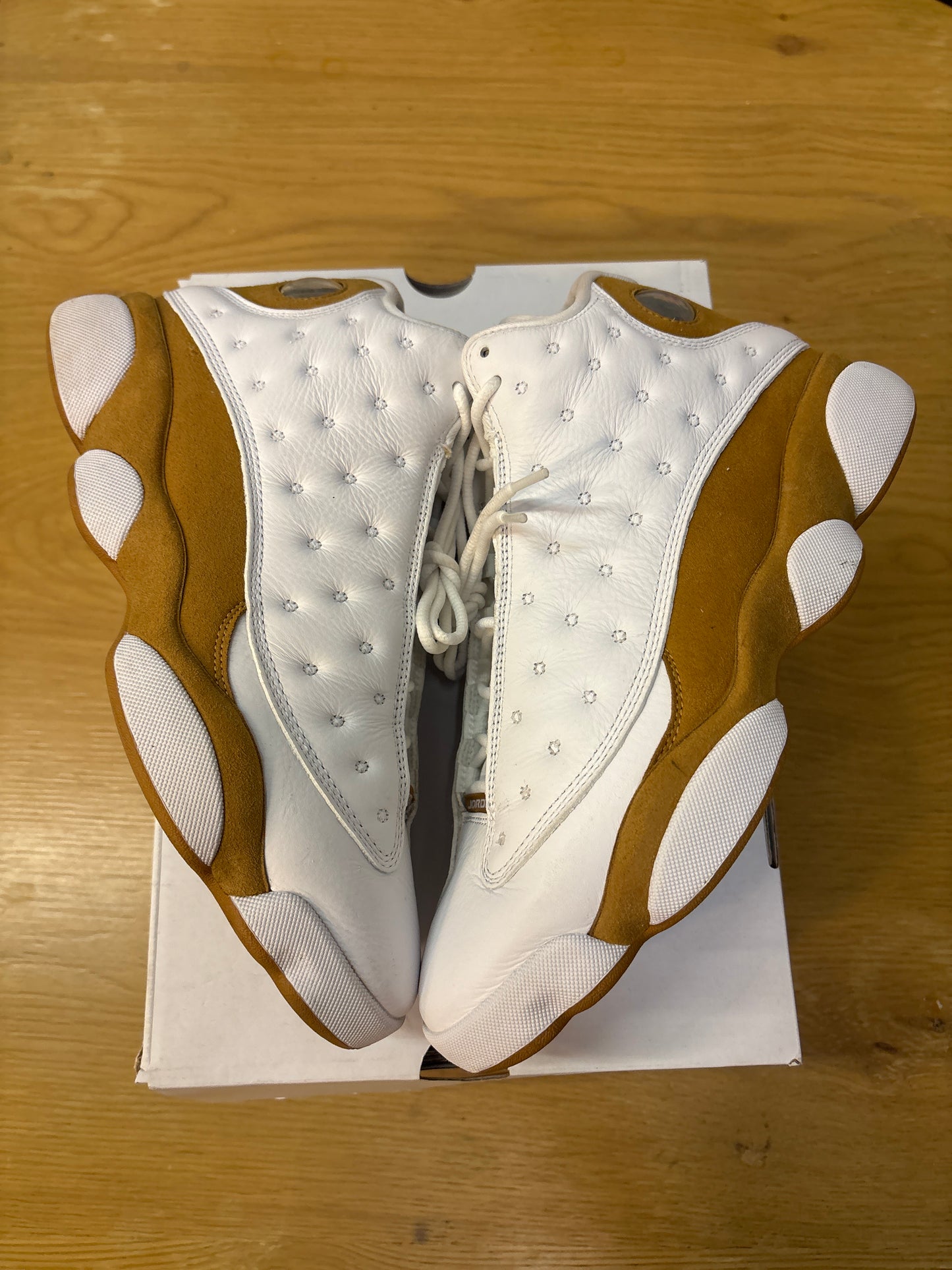JORDAN 13 WHEAT 2023 Used Sz 9