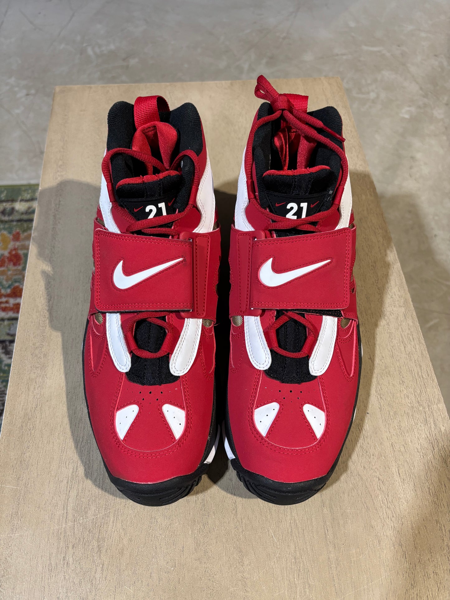 Nike Air Diamond Turf 2 Red Gold Used Sz 10.5 NB