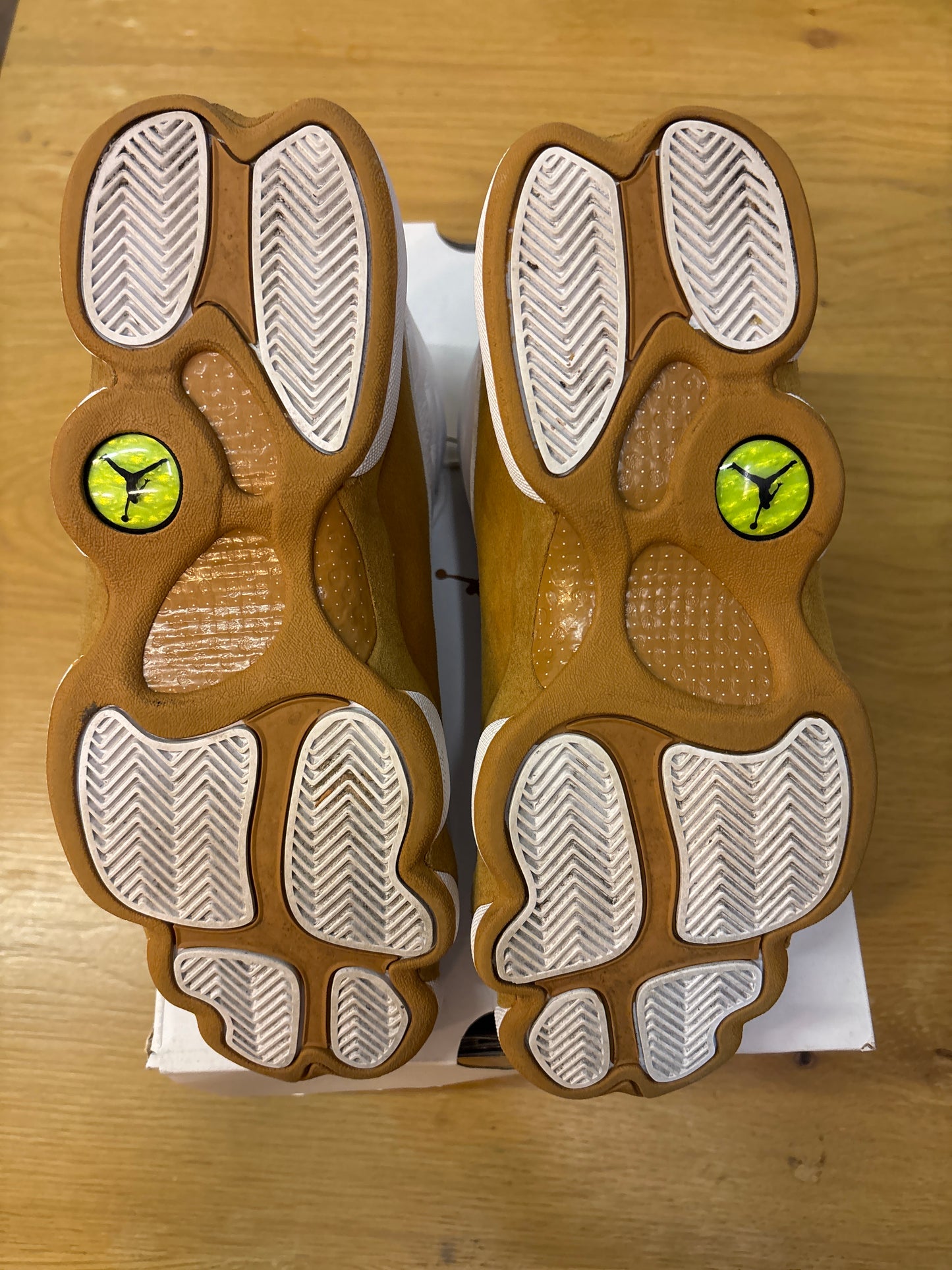 JORDAN 13 WHEAT 2023 Used Sz 9