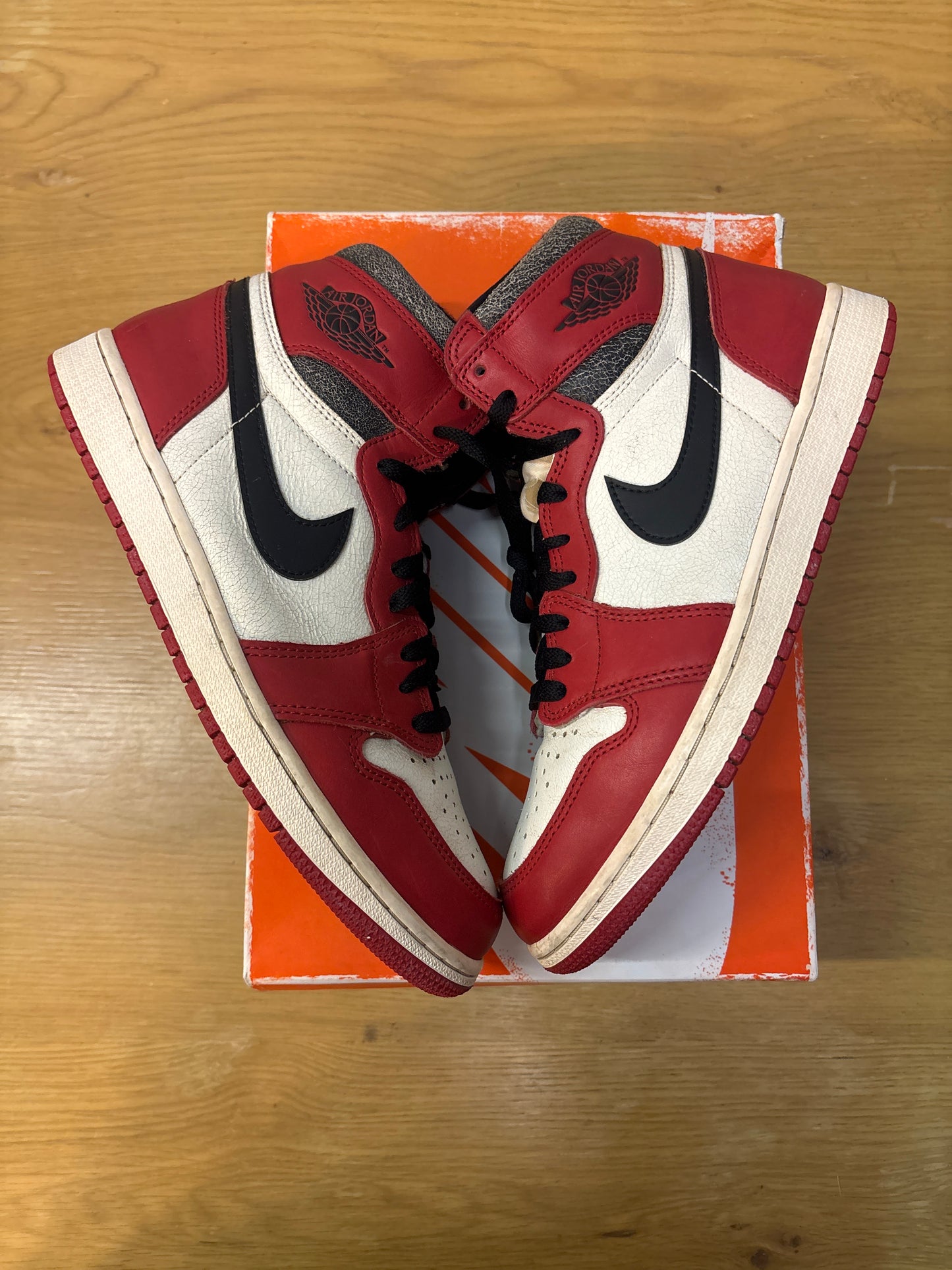 JORDAN 1 HIGH CHICAGO LOST And Found Used Size 10 (1)