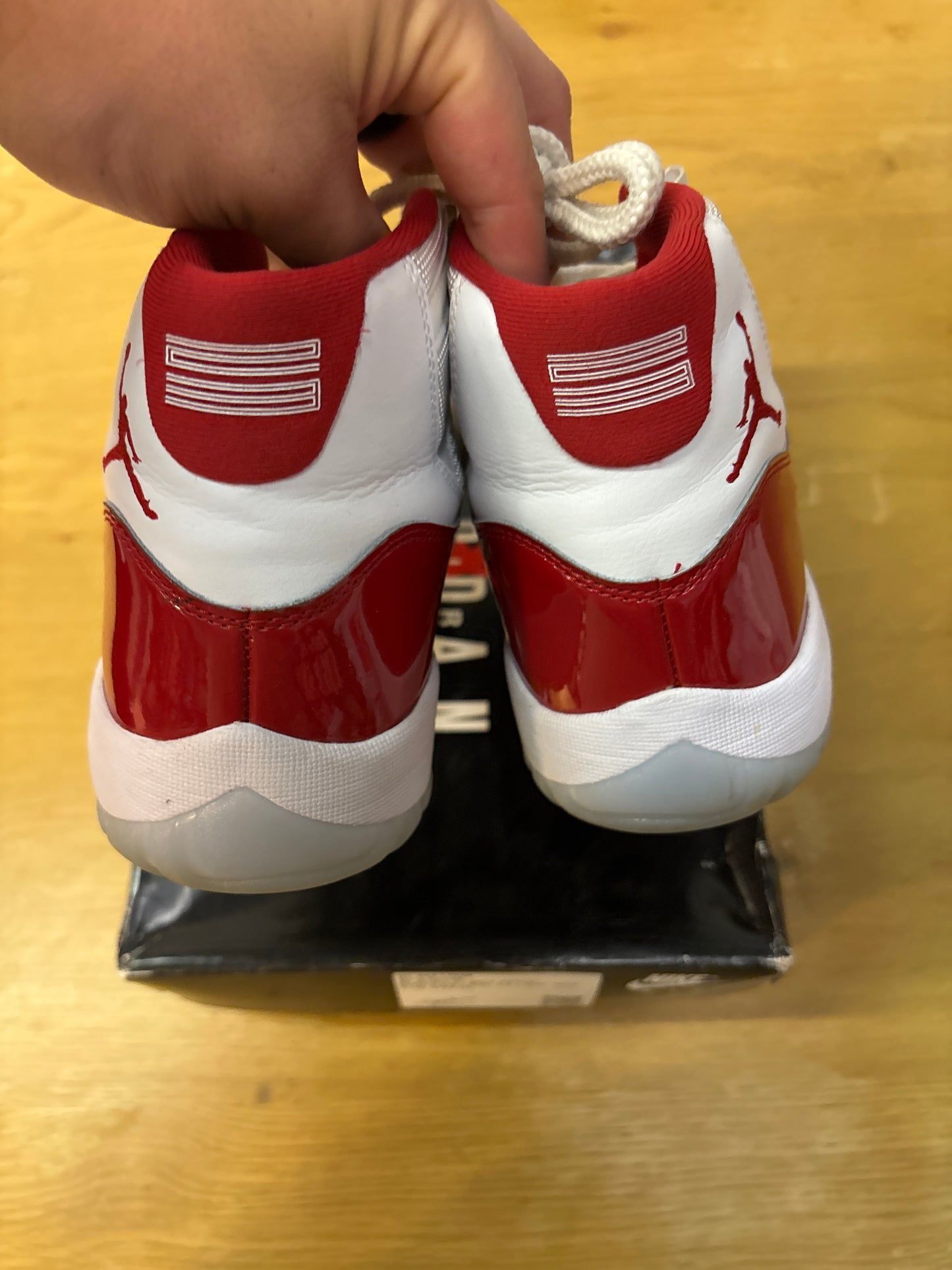 JORDAN 11 CHERRY Used Sz 8.5