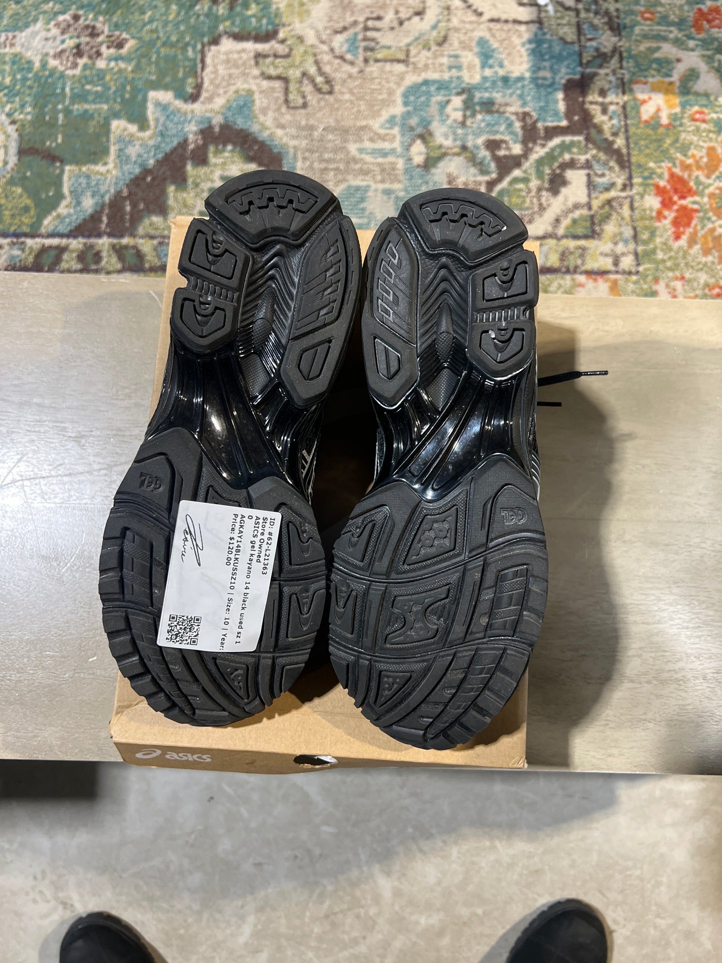 ASICS gel kayano 14 black used sz 10