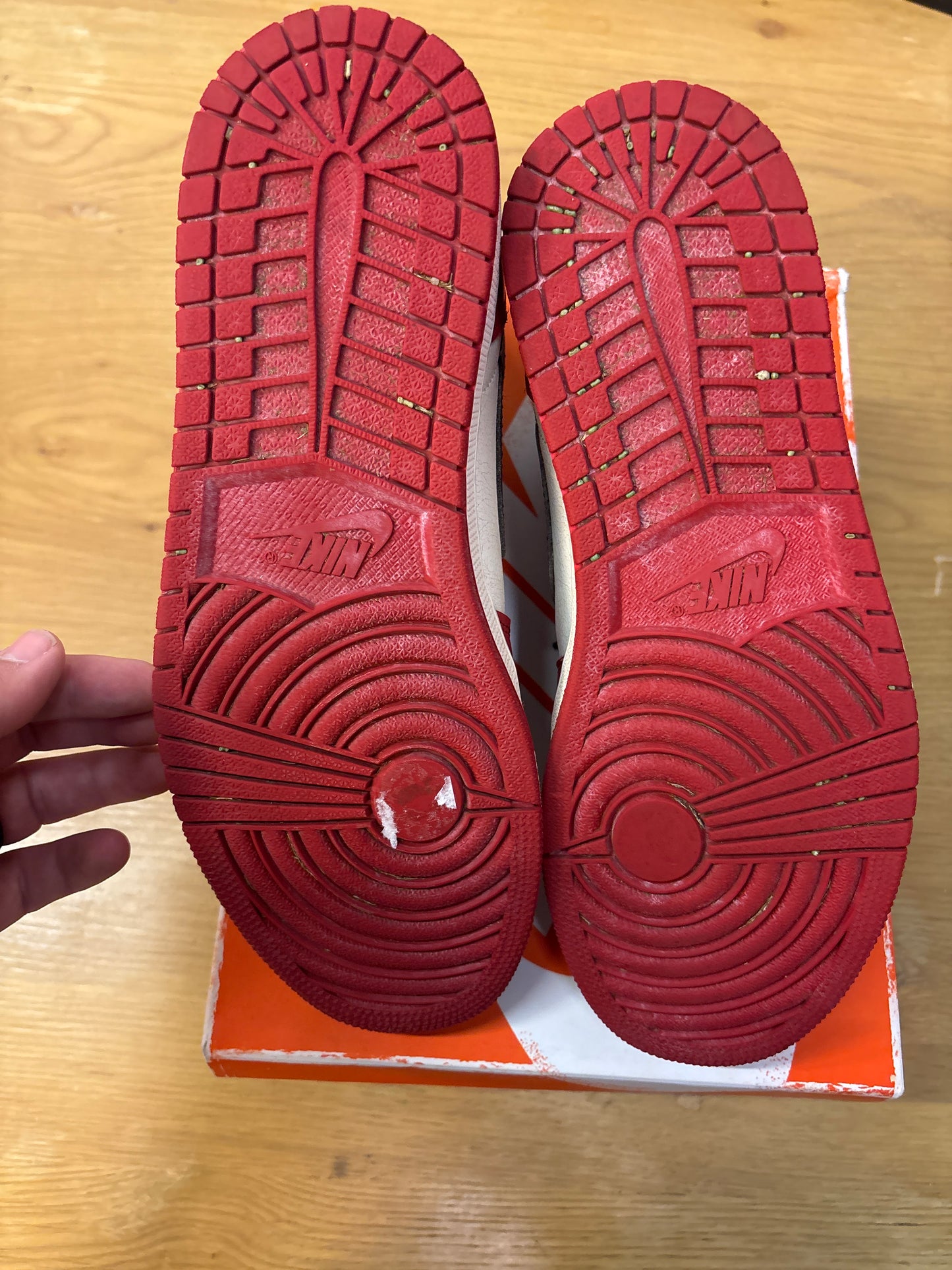 JORDAN 1 HIGH CHICAGO LOST And Found Used Size 10 (1)