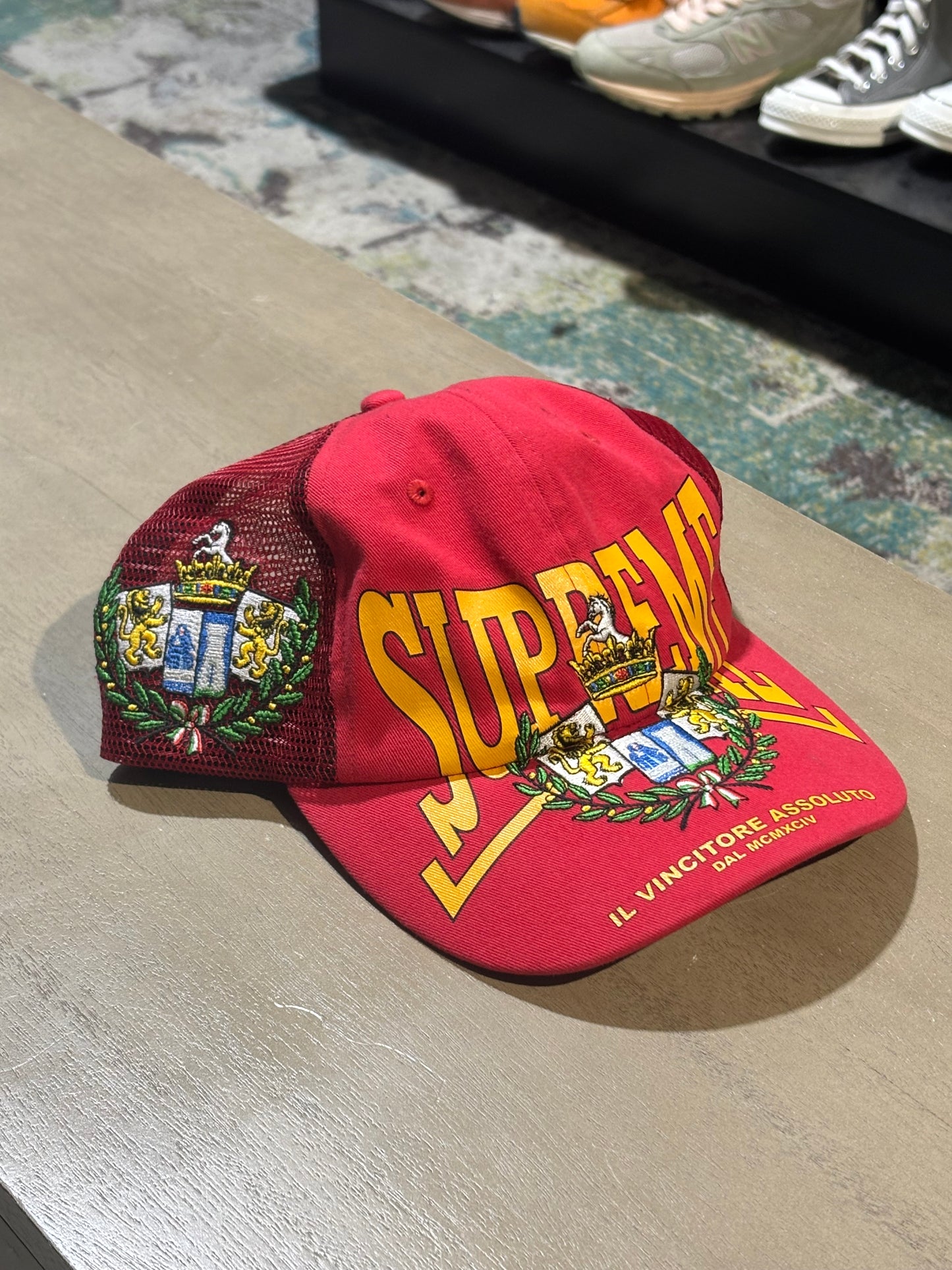 Supreme Trucker Hat Red IL Vincitore Assoluto