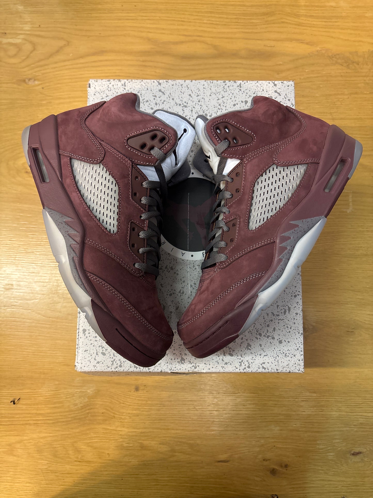 Jordan 5 Burgundy Used Size 10.5