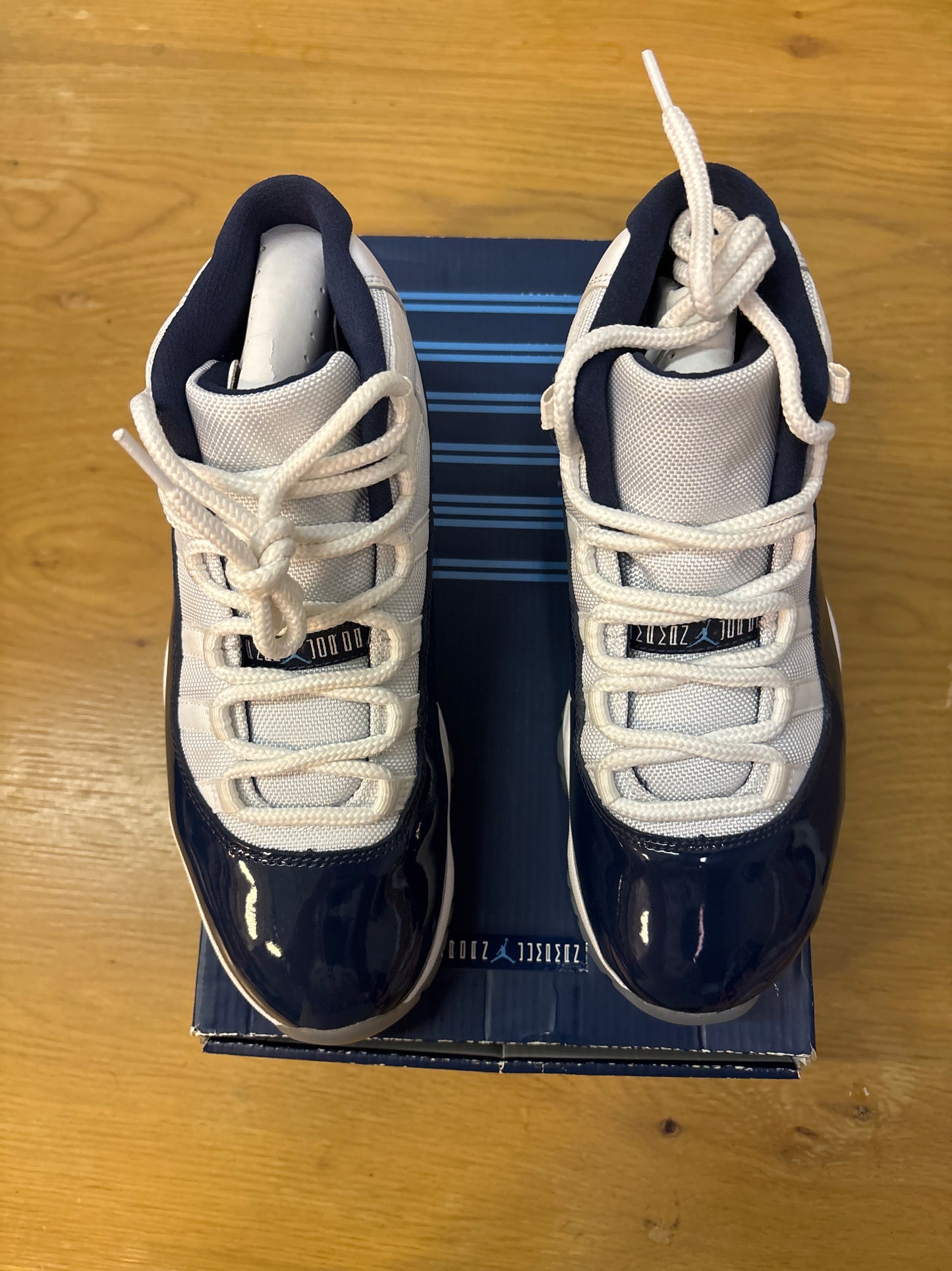 AIR JORDAN 11 RETRO WIN LIKE 82 Used Sz 8